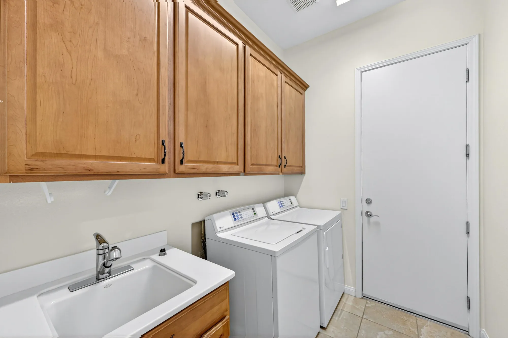 Property Slideshow image 29 of 51 | 80579 avenida san fernando, Indio, CA, 92203