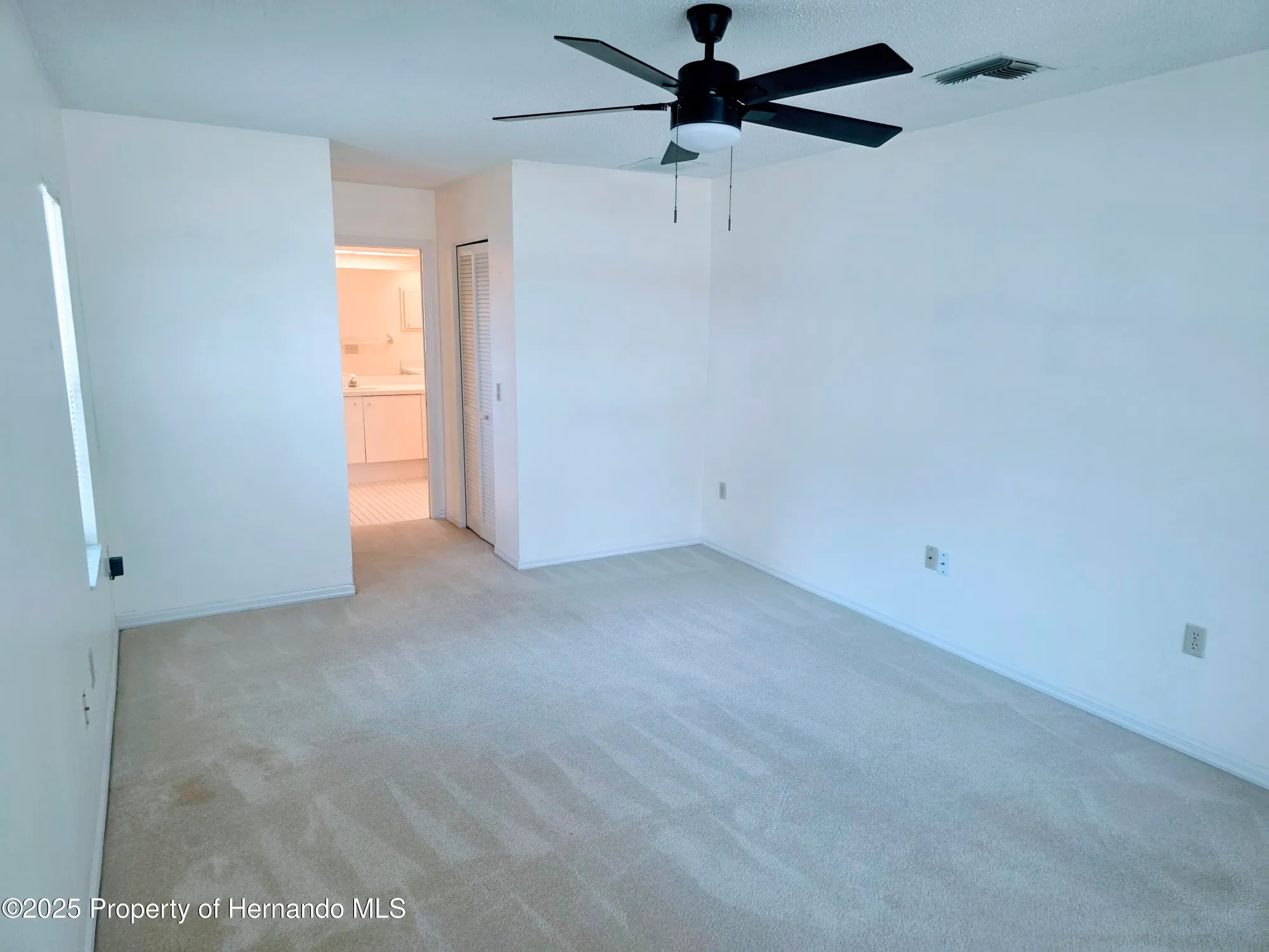 Property Slideshow image 14 of 46 | 9843 saint joseph ct, New Port Richey, FL, 34655