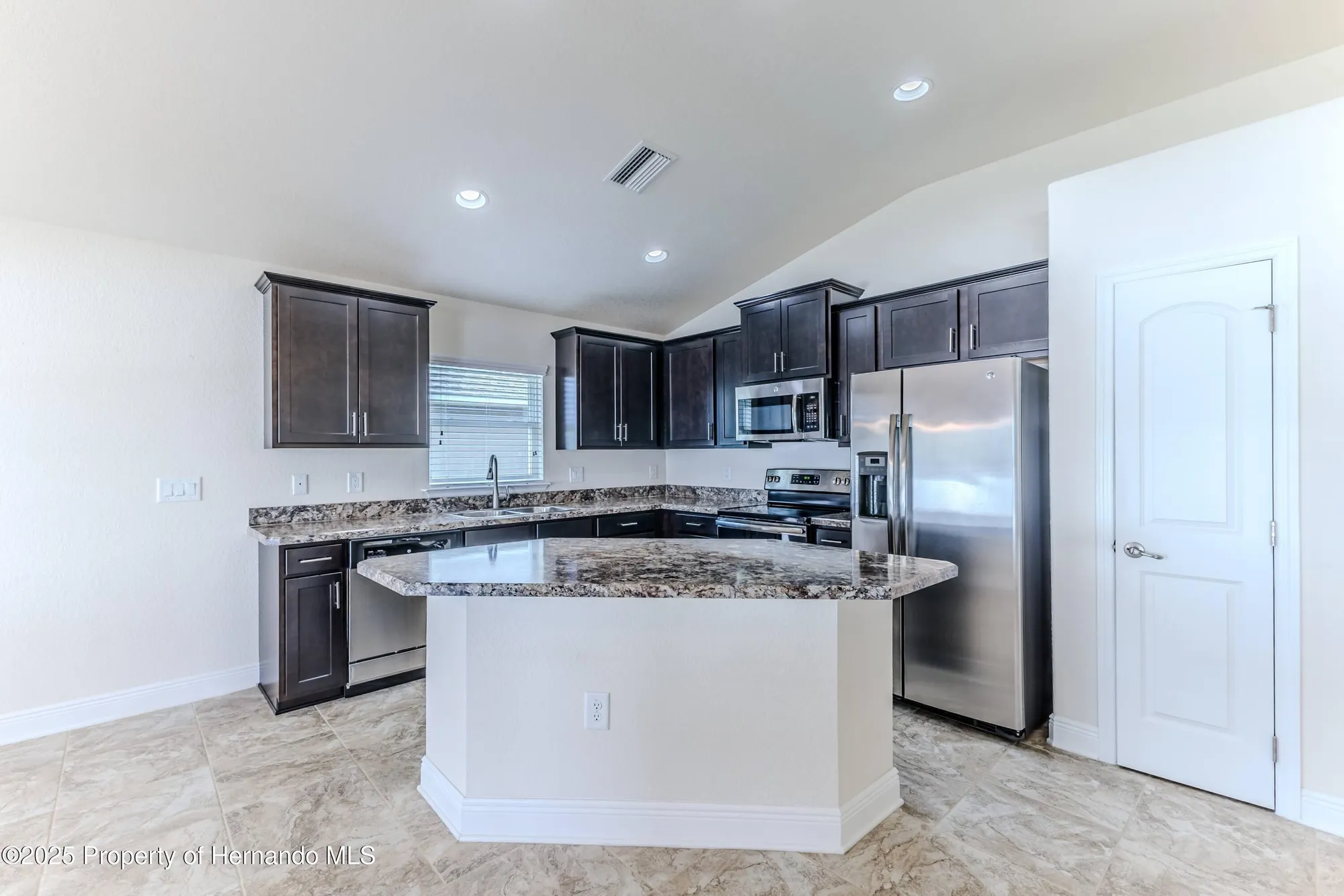 Property Slideshow image 13 of 39 | 1151 mystic ct, Spring Hill, FL, 34609