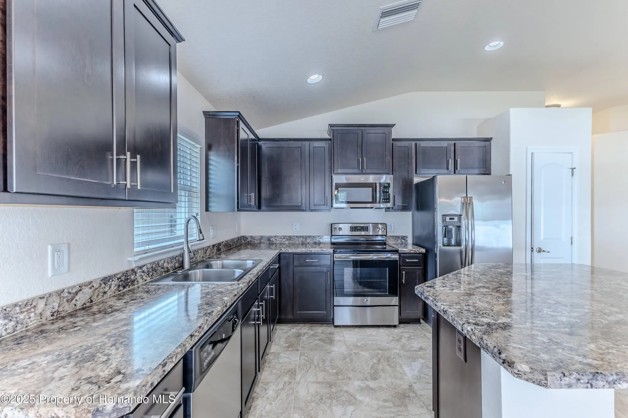 Property Slideshow image 14 of 39 | 1151 mystic ct, Spring Hill, FL, 34609