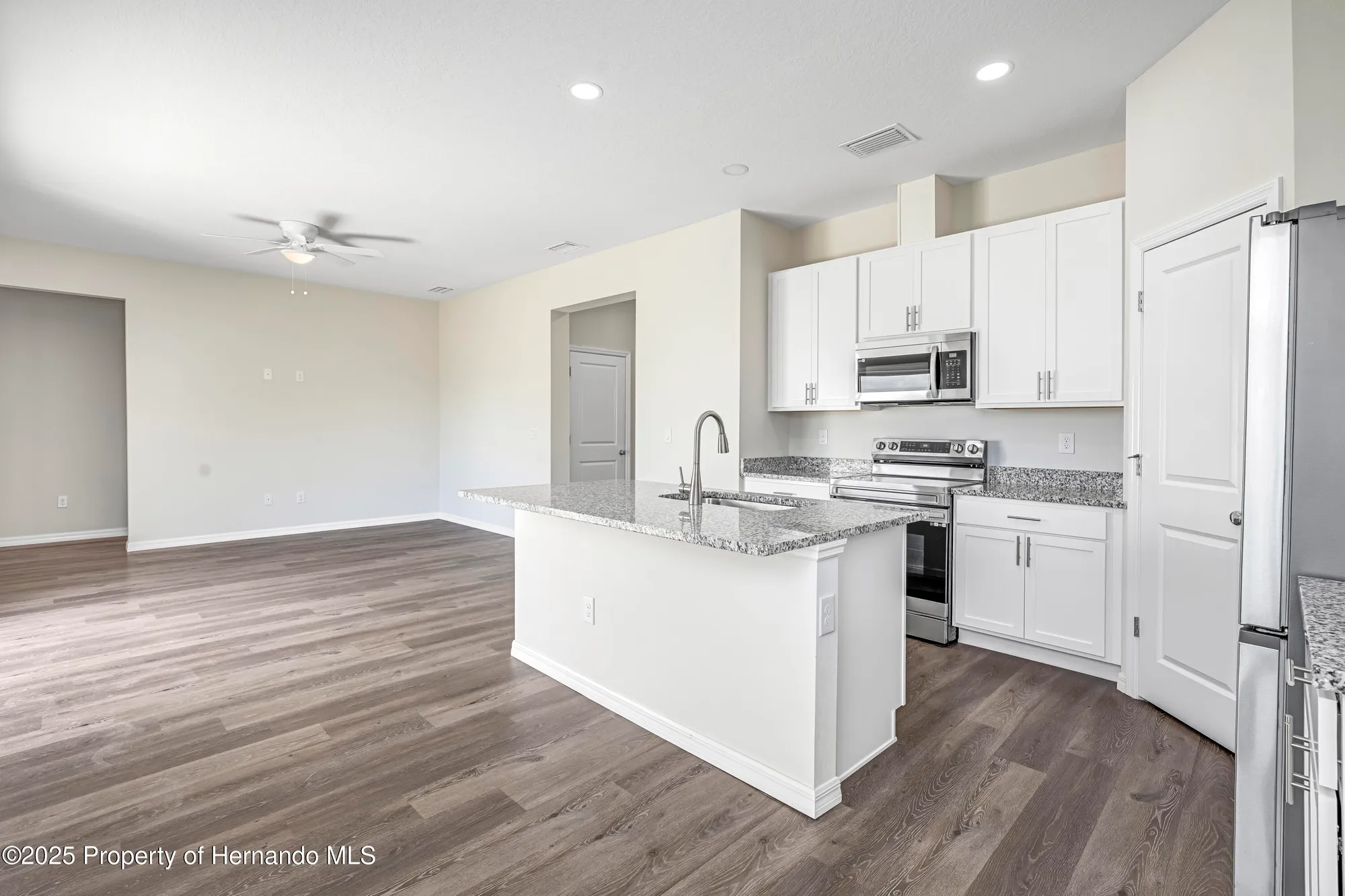 Property Slideshow image 13 of 79 | 9081 wade st, Weeki Wachee, FL, 34613