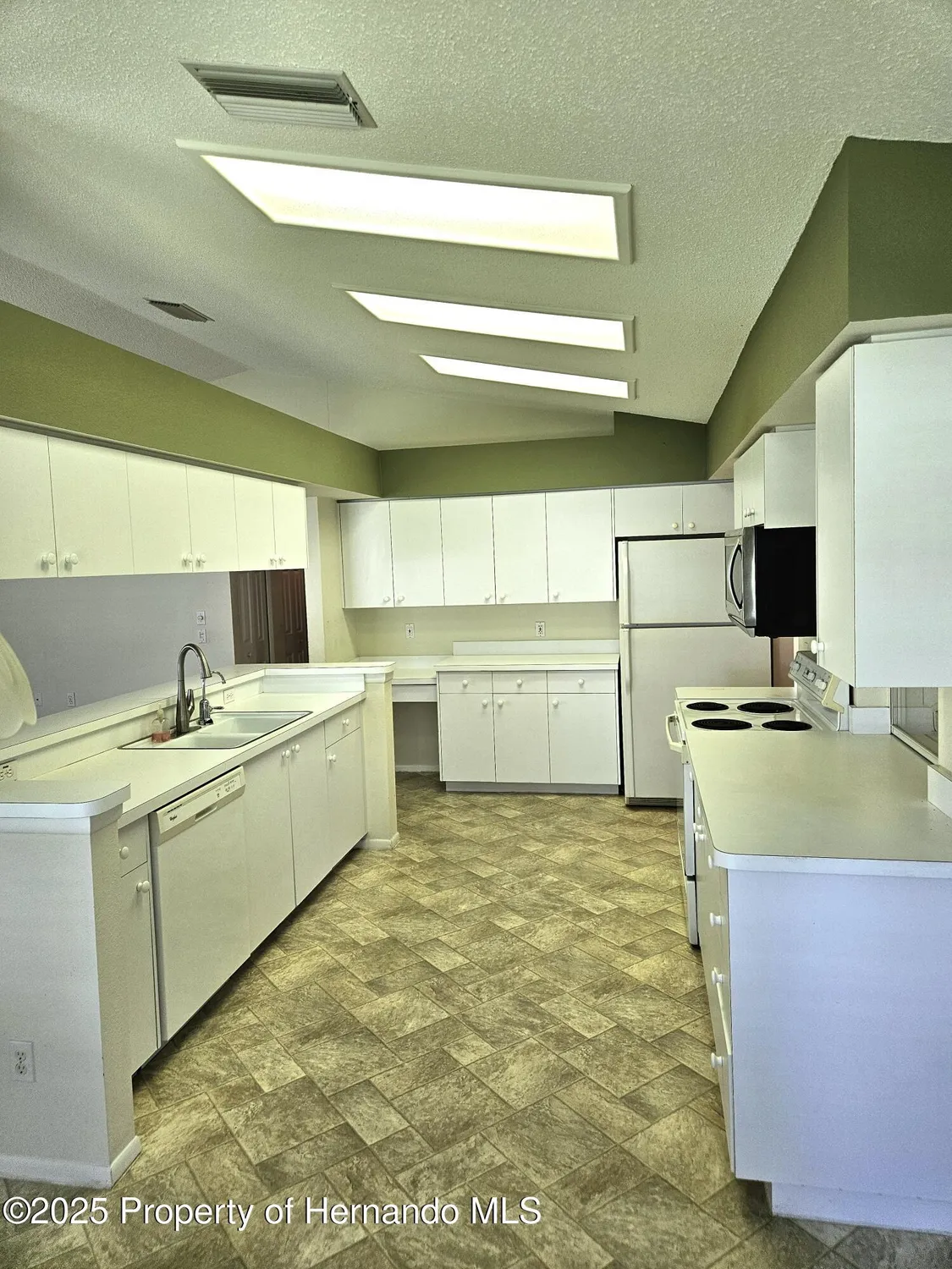 Property Slideshow image 4 of 16 | 2163 terrace view ln, Spring Hill, FL, 34606