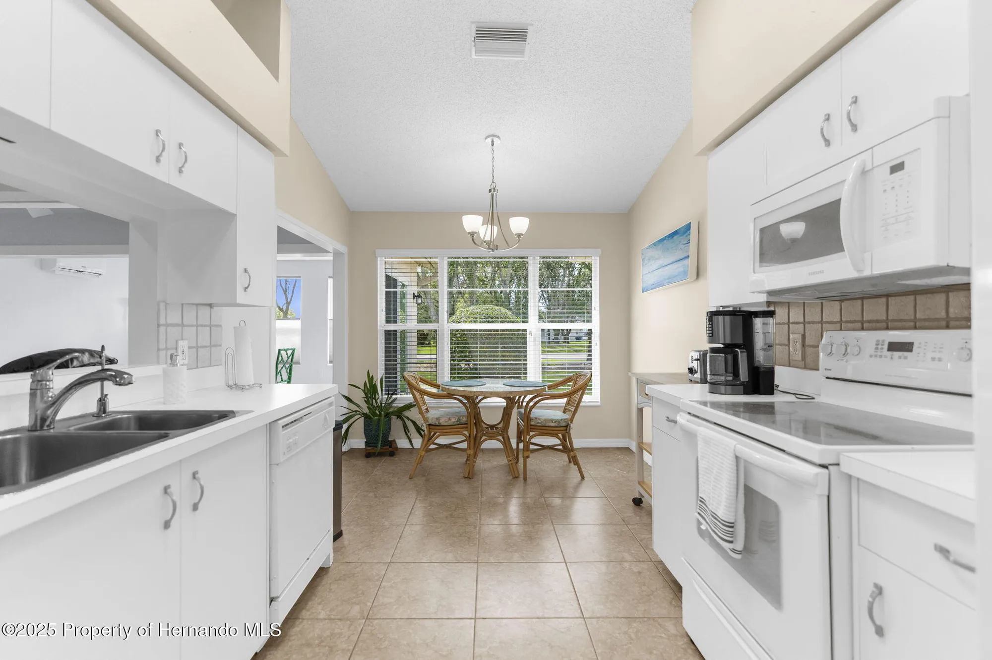 Property Slideshow image 16 of 28 | 2047 springmeadow dr, Spring Hill, FL, 34606