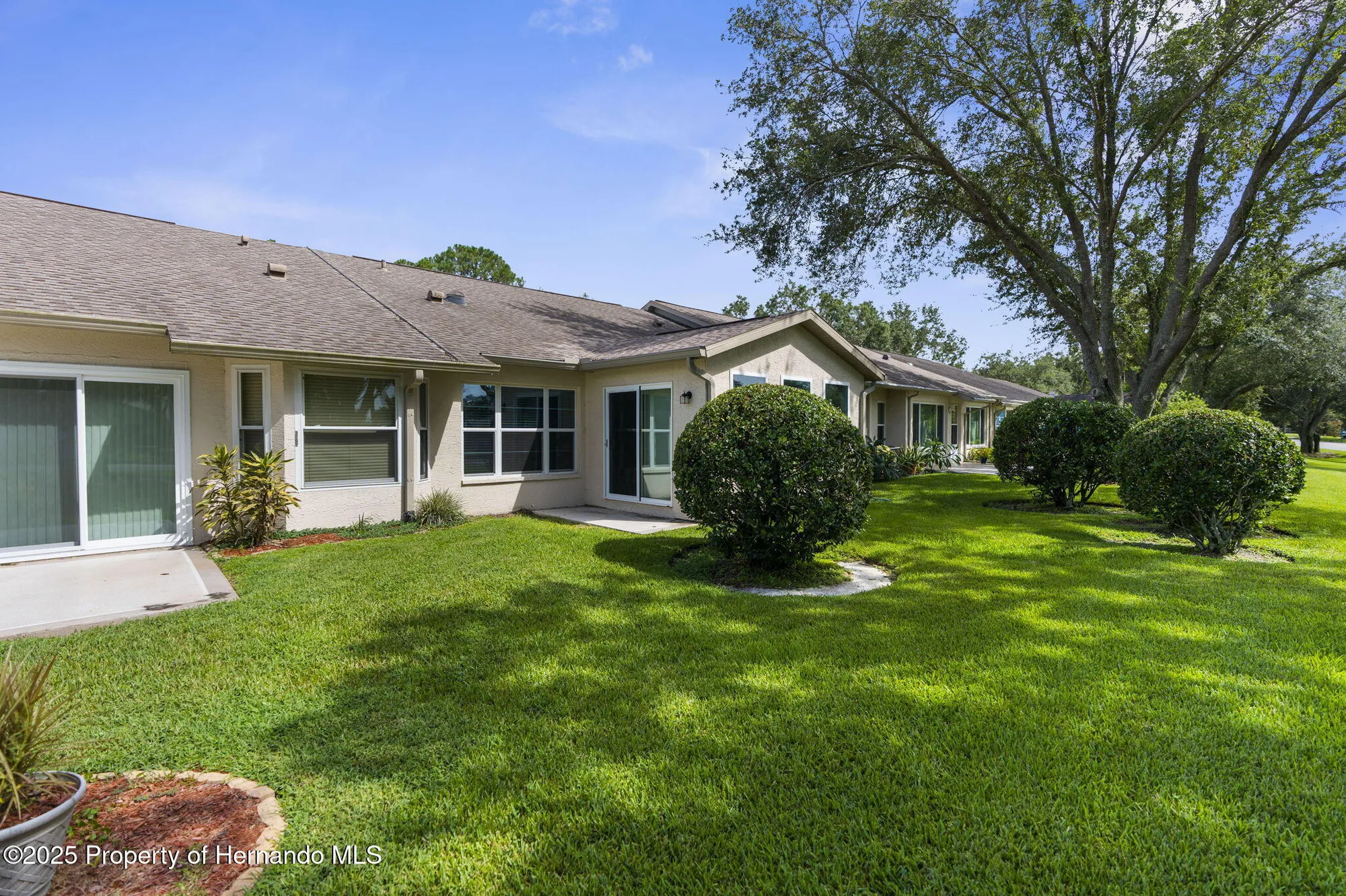 Property Slideshow image 2 of 28 | 2047 springmeadow dr, Spring Hill, FL, 34606