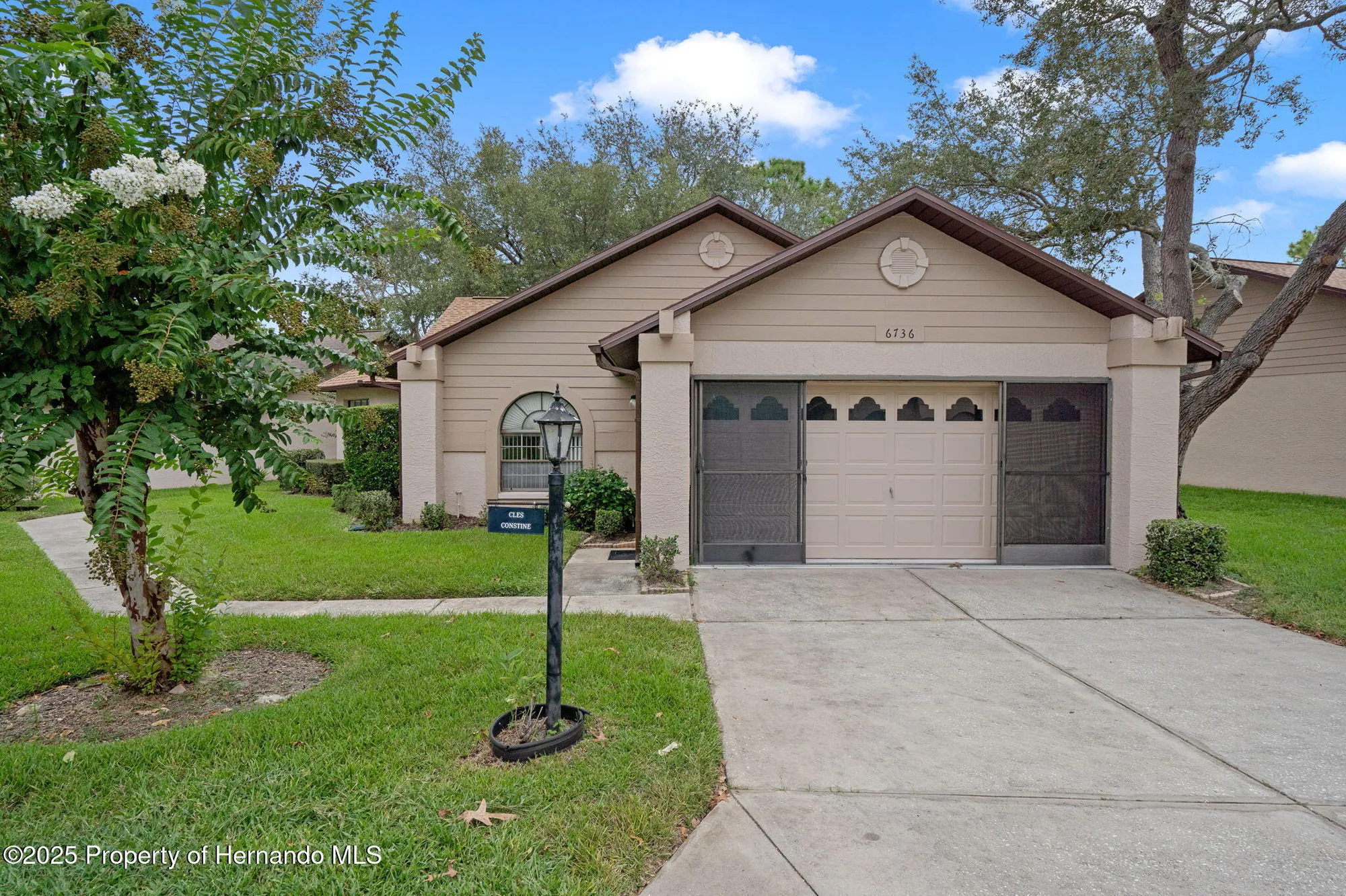 Property Slideshow image 2 of 88 | 6736 oak cluster cir, Spring Hill, FL, 34606