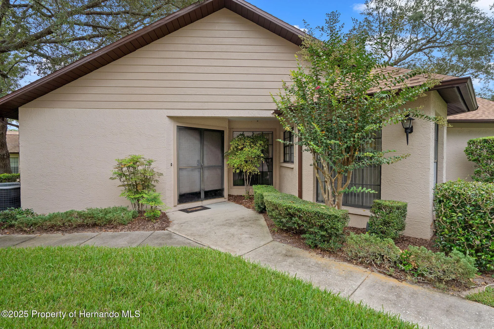 Property Slideshow image 5 of 88 | 6736 oak cluster cir, Spring Hill, FL, 34606