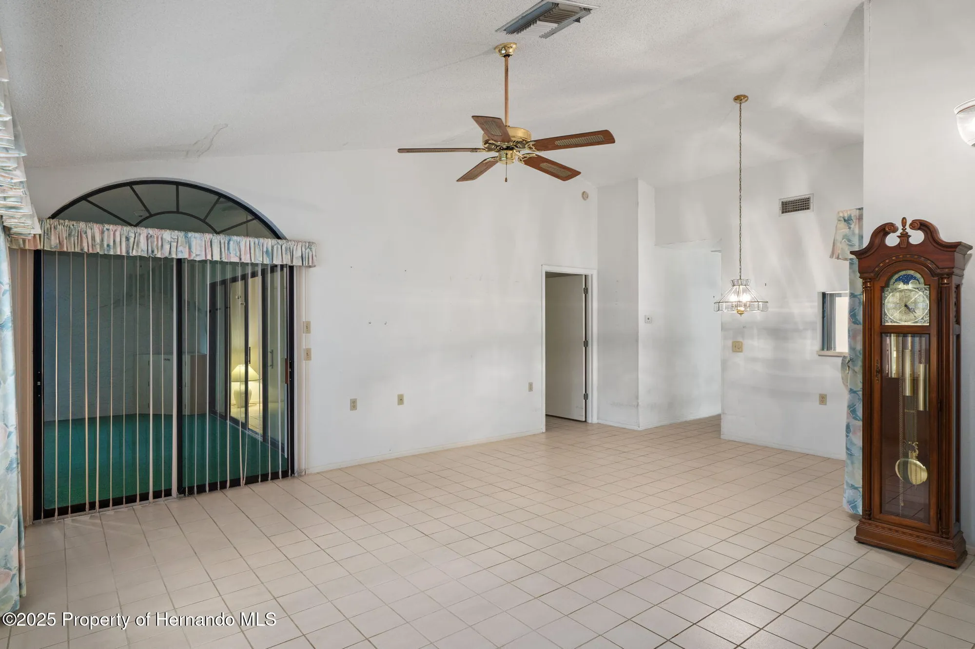 Property Slideshow image 11 of 88 | 6736 oak cluster cir, Spring Hill, FL, 34606