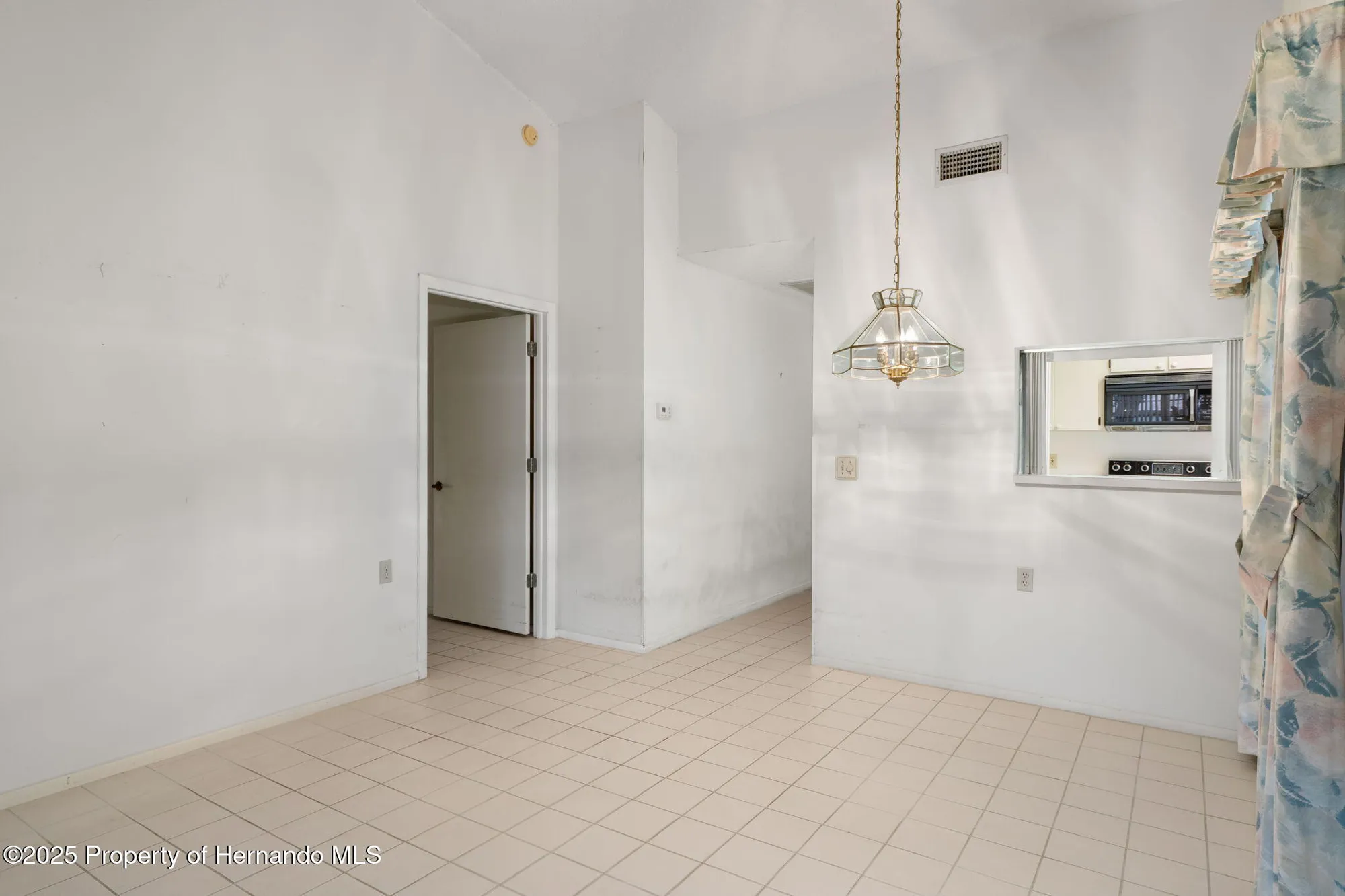 Property Slideshow image 13 of 88 | 6736 oak cluster cir, Spring Hill, FL, 34606