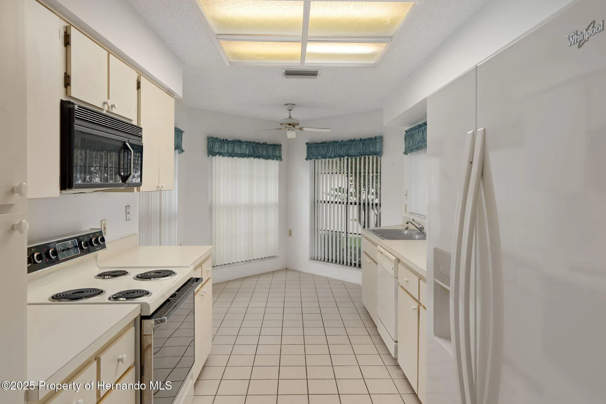Property Slideshow image 16 of 88 | 6736 oak cluster cir, Spring Hill, FL, 34606