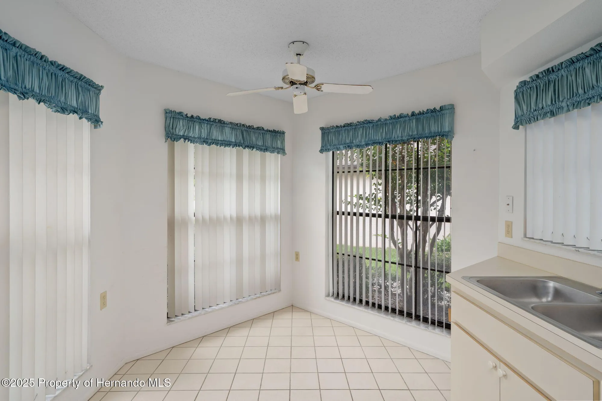 Property Slideshow image 18 of 88 | 6736 oak cluster cir, Spring Hill, FL, 34606