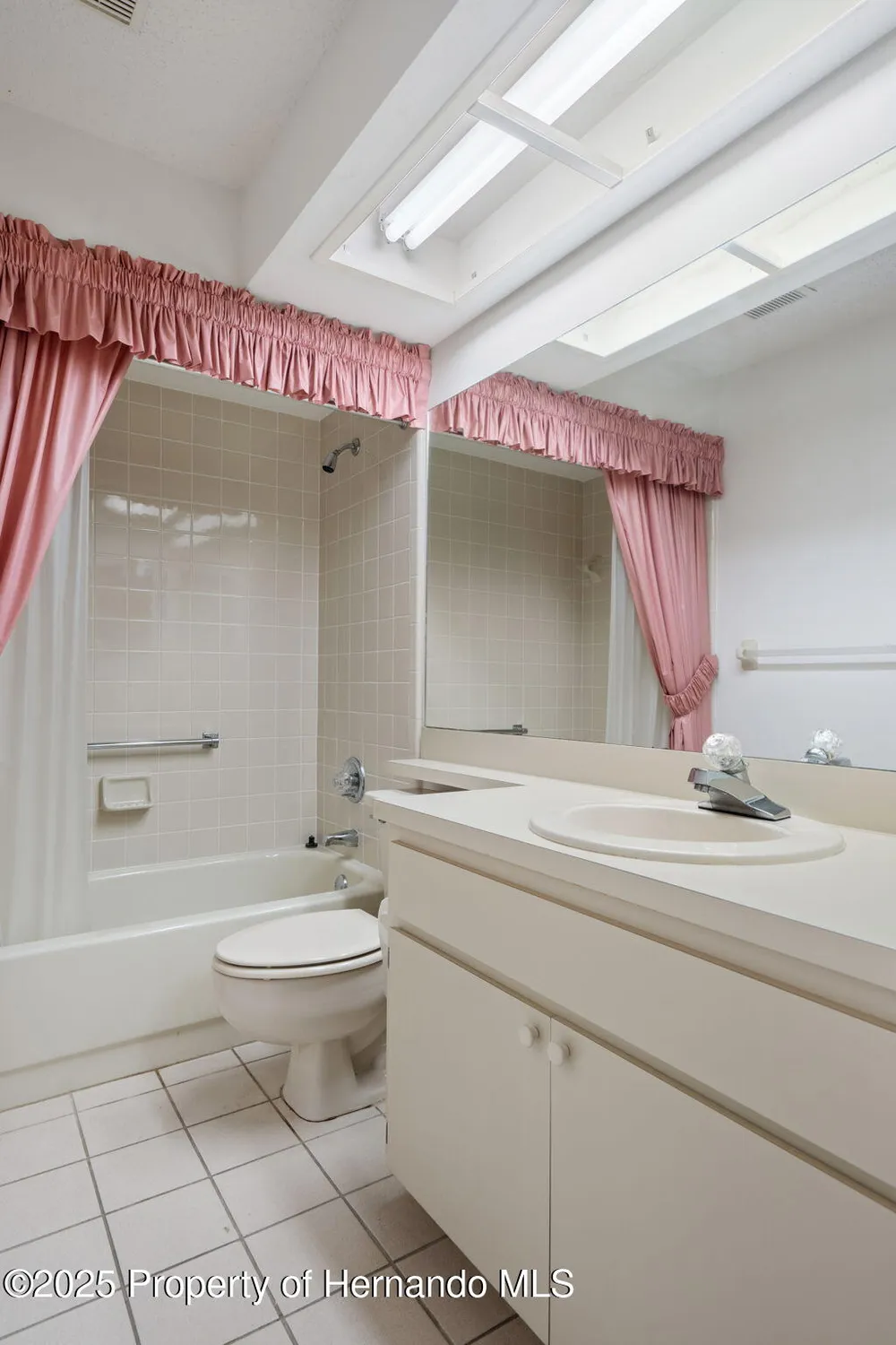 Property Slideshow image 21 of 88 | 6736 oak cluster cir, Spring Hill, FL, 34606