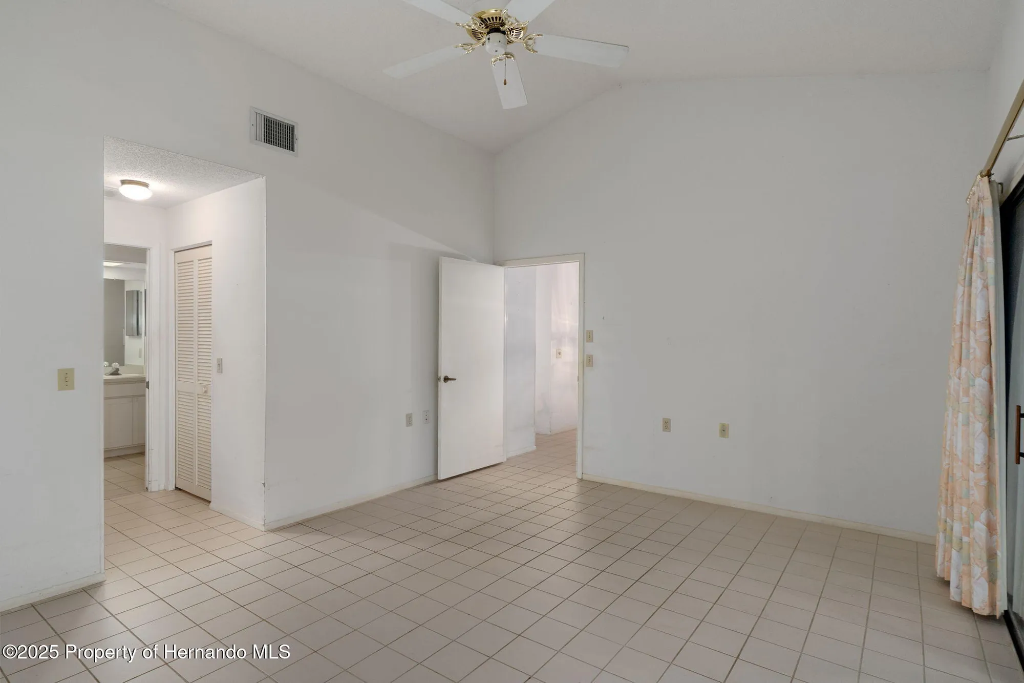 Property Slideshow image 26 of 88 | 6736 oak cluster cir, Spring Hill, FL, 34606