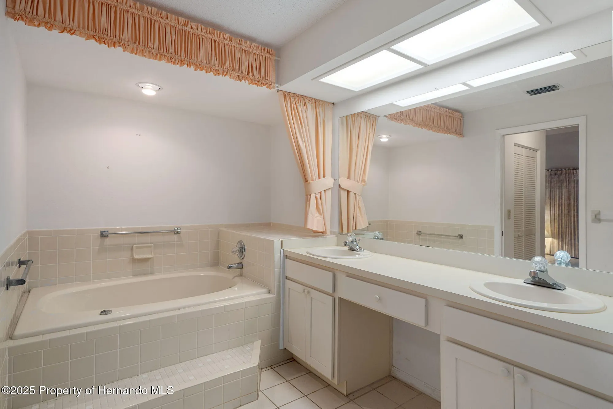 Property Slideshow image 29 of 88 | 6736 oak cluster cir, Spring Hill, FL, 34606
