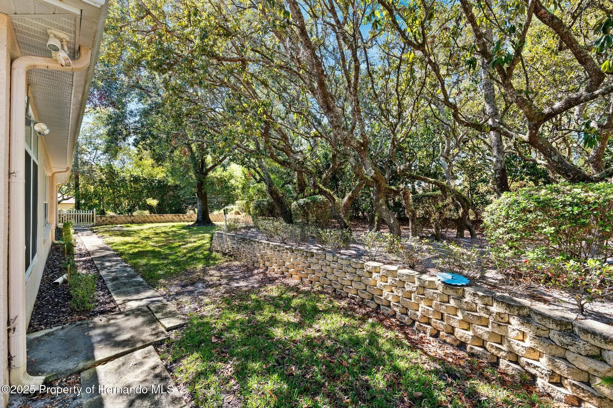 Property Slideshow image 64 of 121 | 5383 firethorn pt, Spring Hill, FL, 34609