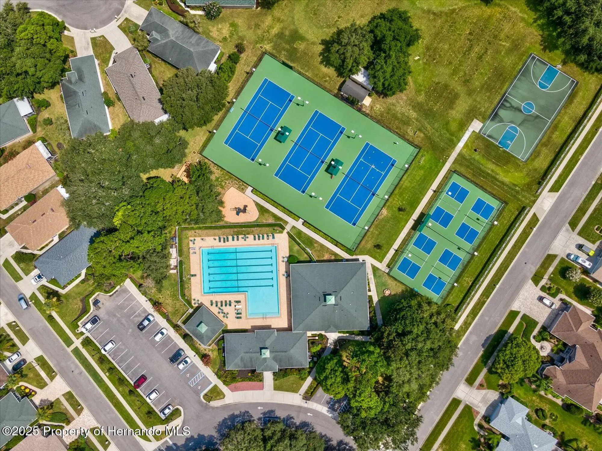 Property Slideshow image 114 of 121 | 5383 firethorn pt, Spring Hill, FL, 34609