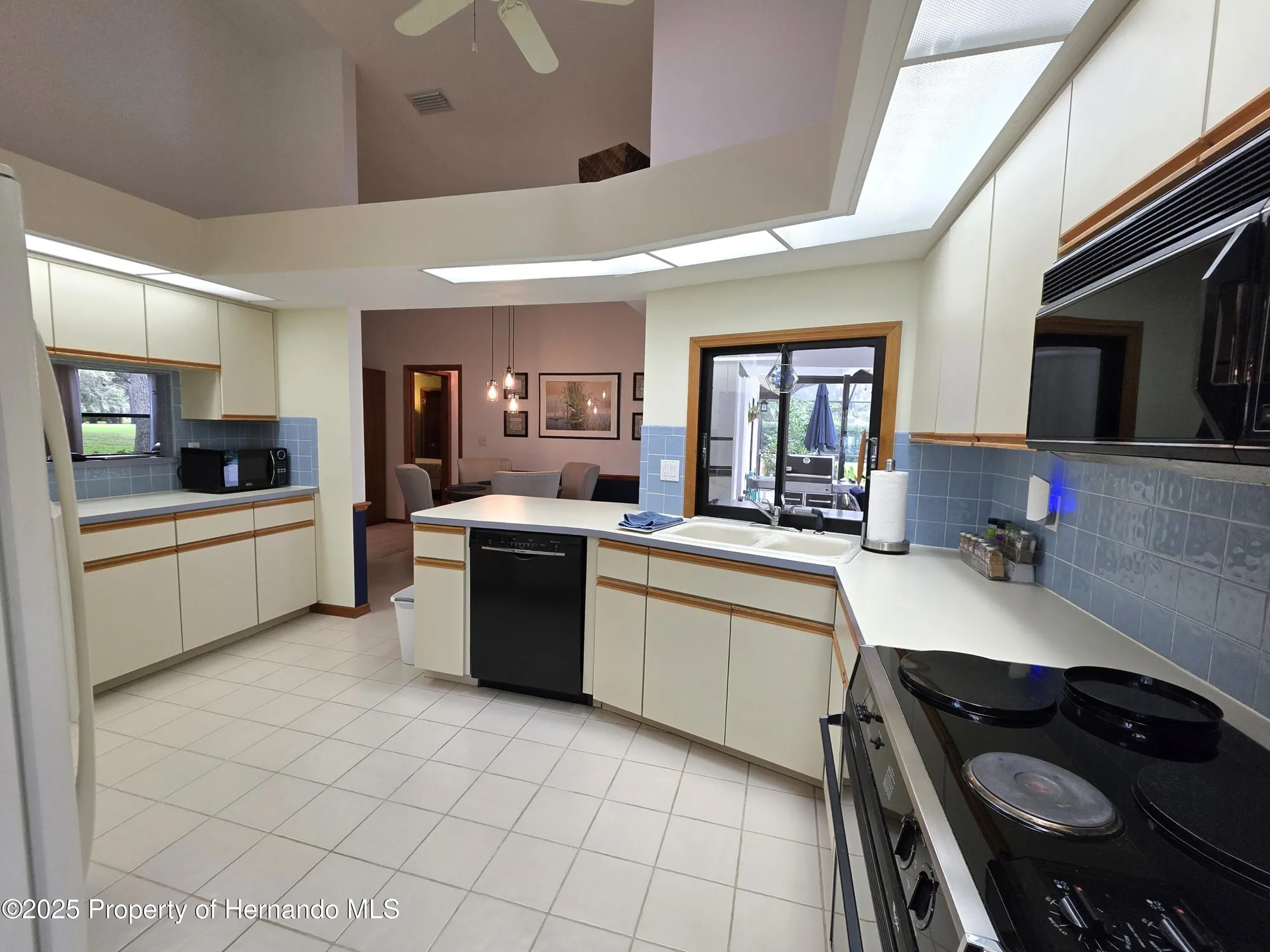 Property Slideshow image 7 of 43 | 9446 ashley dr, Weeki Wachee, FL, 34613