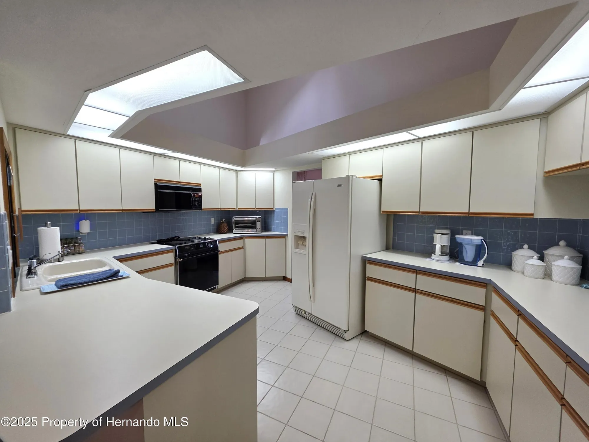 Property Slideshow image 8 of 43 | 9446 ashley dr, Weeki Wachee, FL, 34613