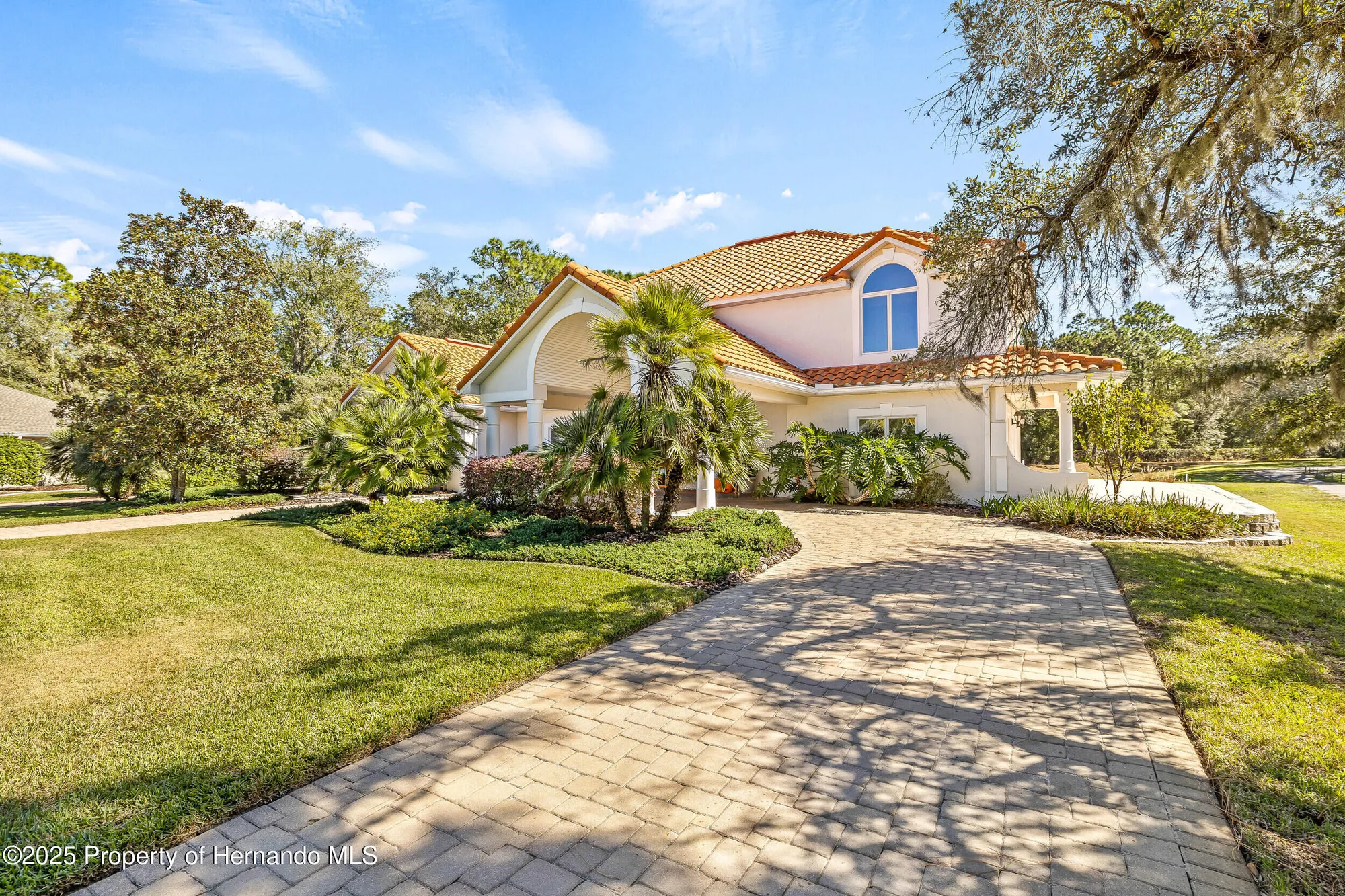 Property Slideshow image 8 of 72 | 5198 legend hills ln, Brooksville, FL, 34609
