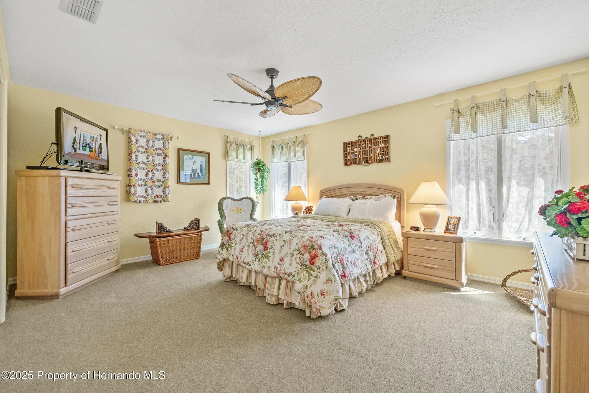 Property Slideshow image 48 of 72 | 5198 legend hills ln, Brooksville, FL, 34609