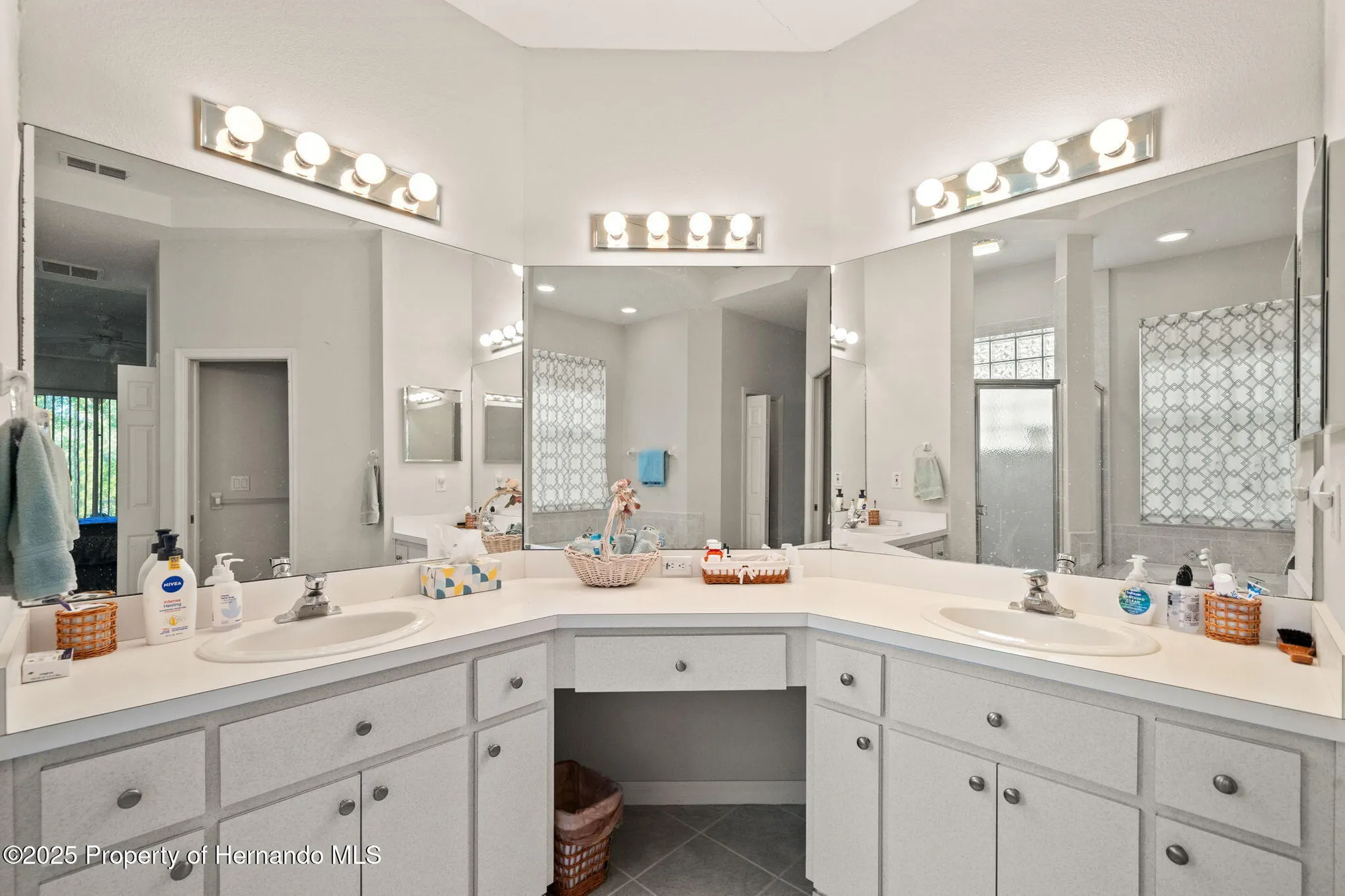 Property Slideshow image 26 of 51 | 10199 holly berry dr, Weeki Wachee, FL, 34613