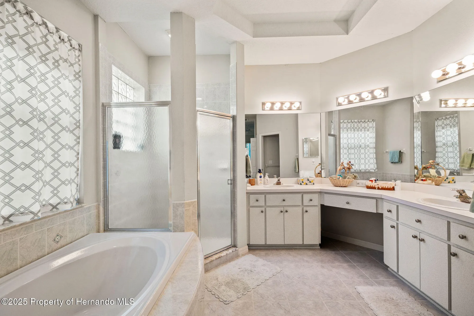 Property Slideshow image 27 of 51 | 10199 holly berry dr, Weeki Wachee, FL, 34613