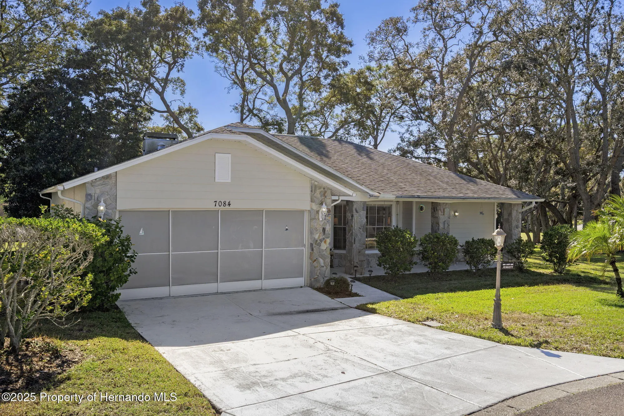 Property Slideshow image 4 of 101 | 7084 pond view ct, Spring Hill, FL, 34606