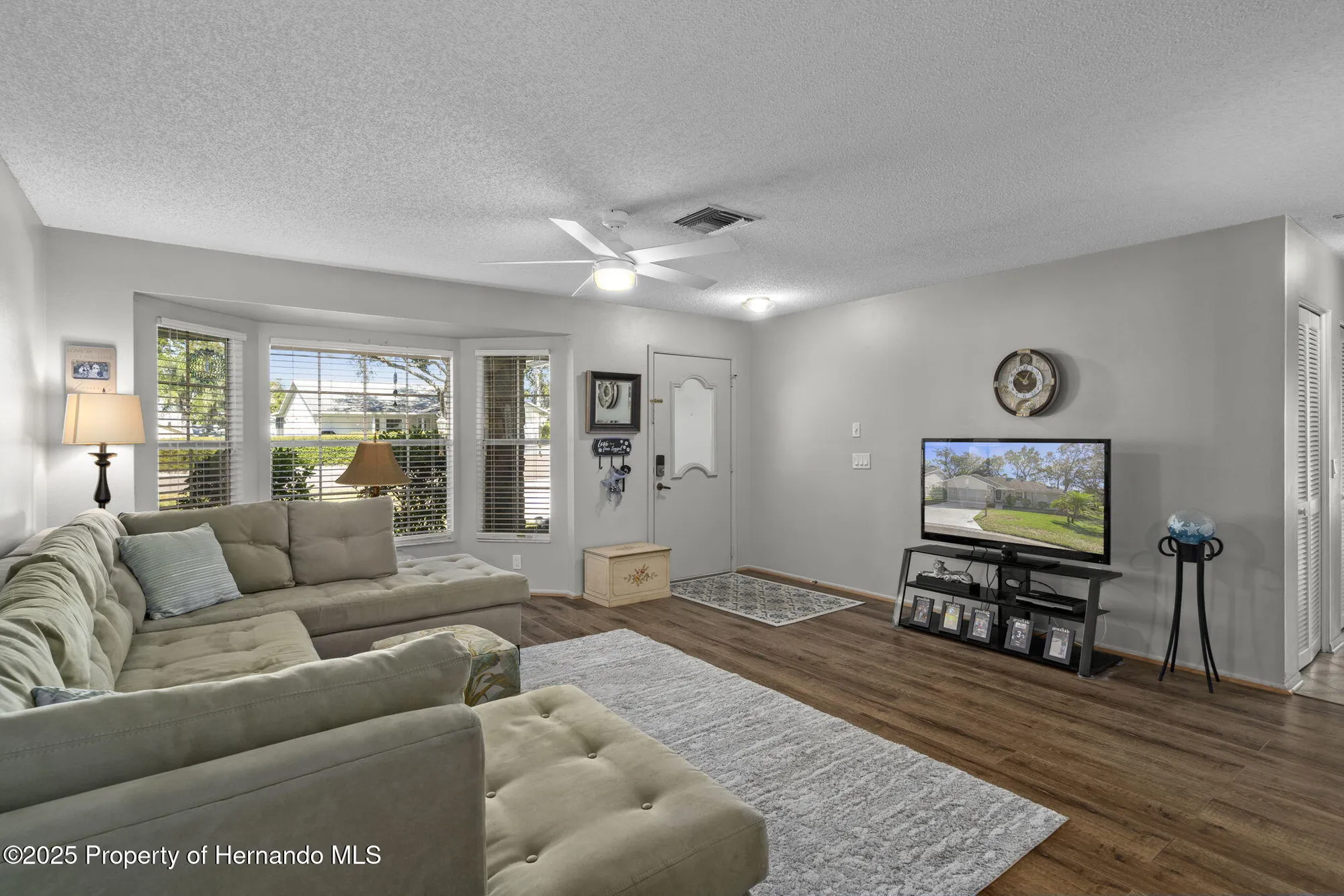 Property Slideshow image 11 of 101 | 7084 pond view ct, Spring Hill, FL, 34606