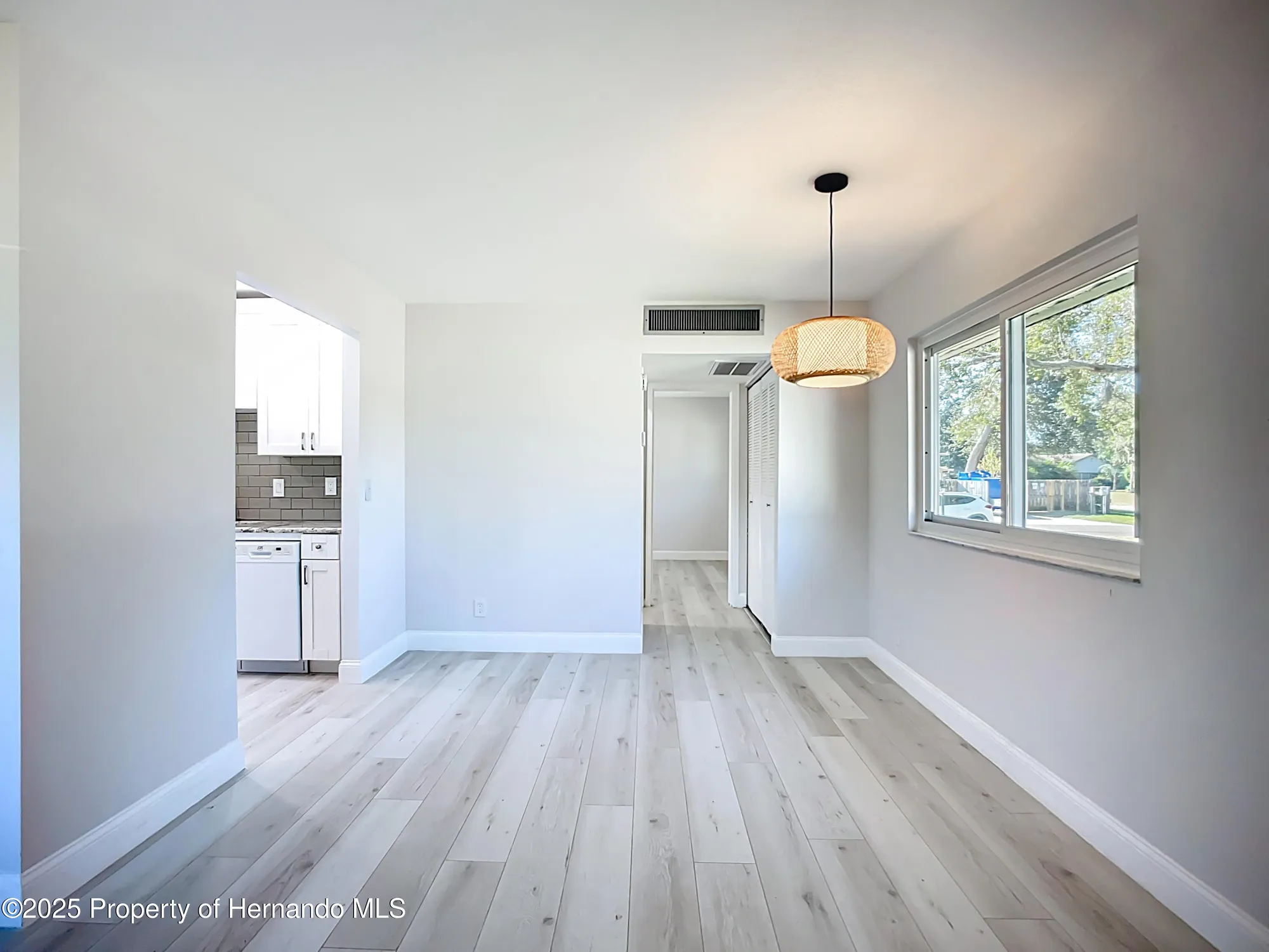 Property Slideshow image 10 of 37 | 1811 bedford ln, Sun City Center, FL, 33573