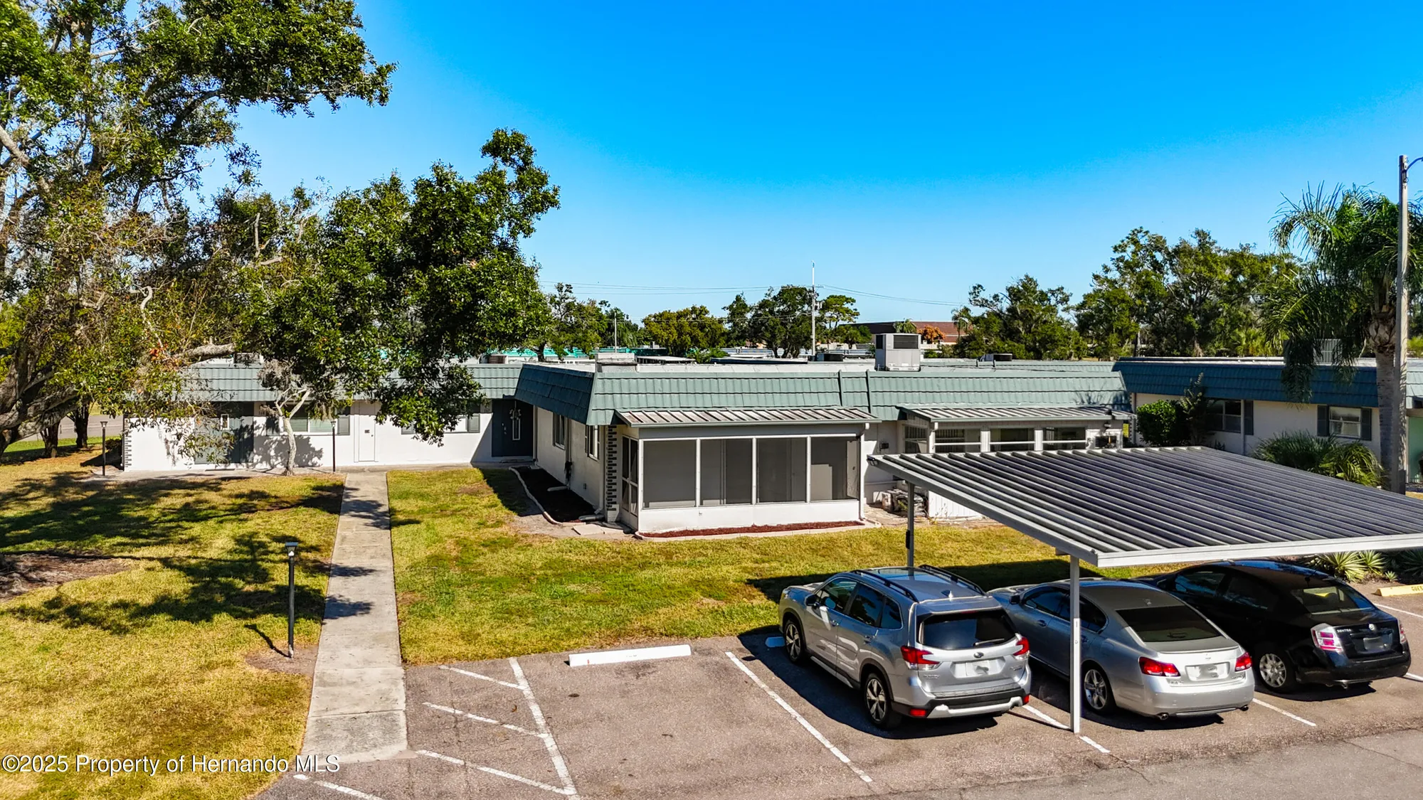 Property Slideshow image 30 of 37 | 1811 bedford ln, Sun City Center, FL, 33573