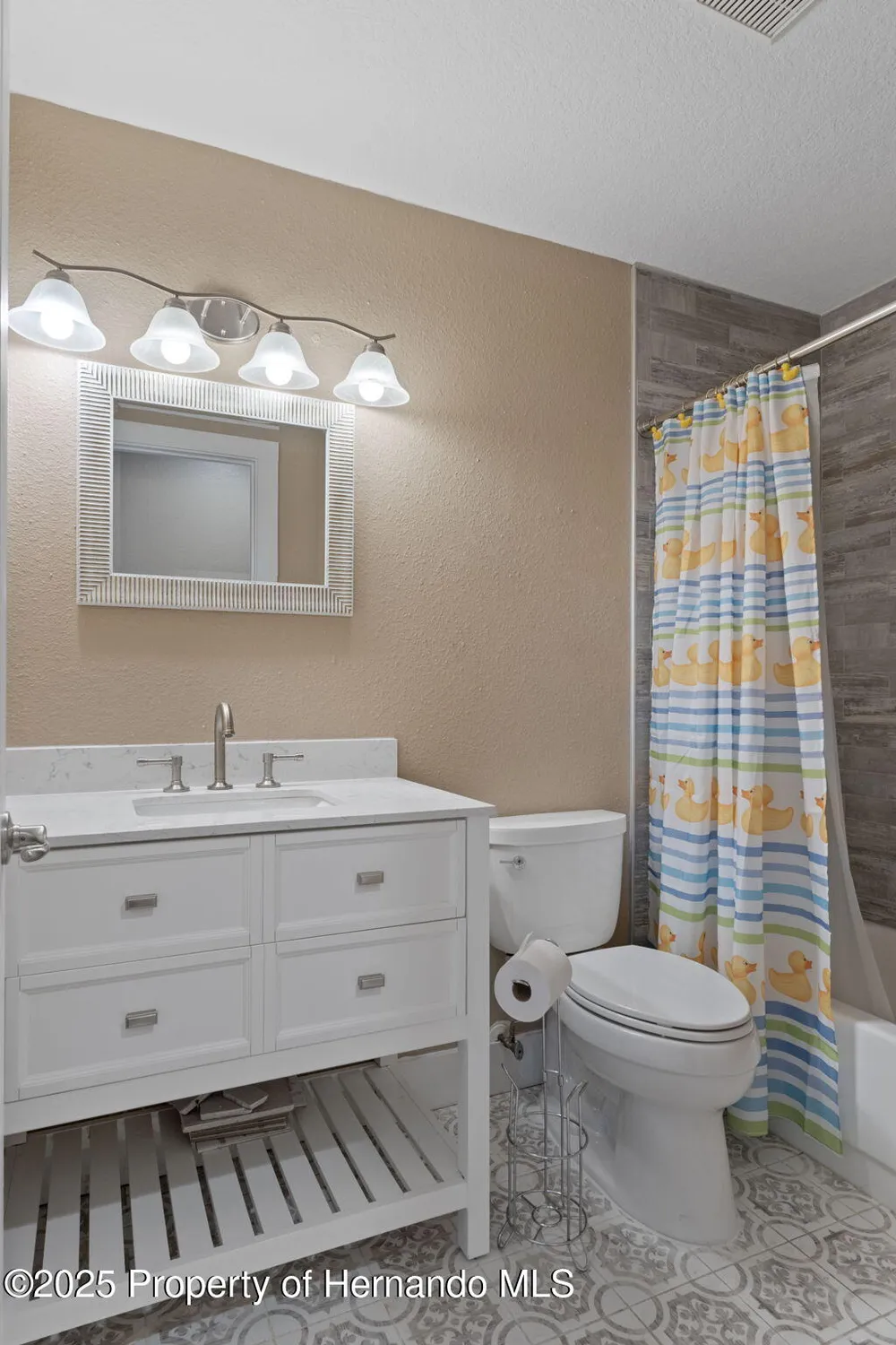 Property Slideshow image 32 of 81 | 3015 saw mill ln, Spring Hill, FL, 34606