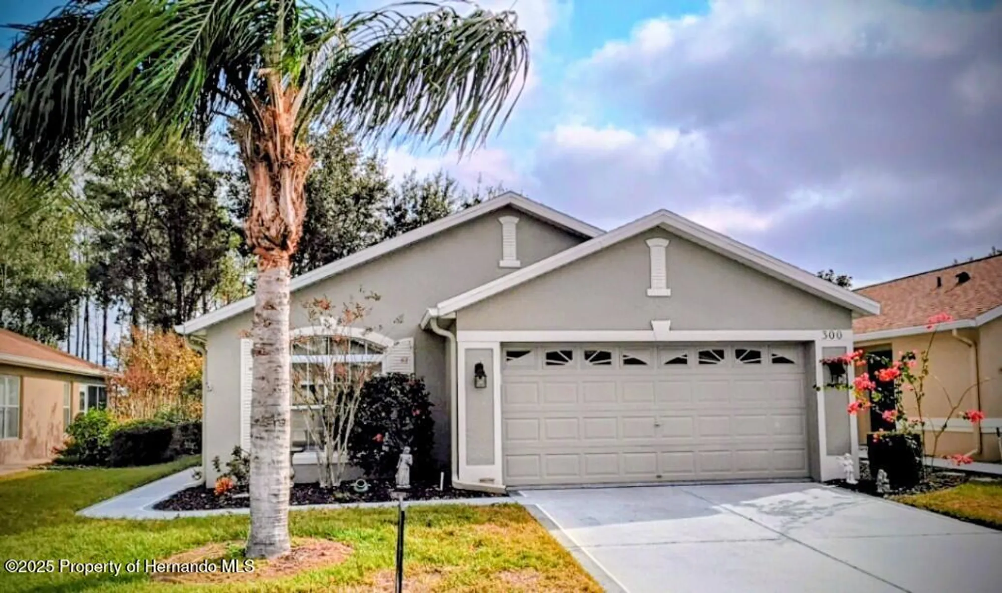 Property Slideshow image 2 of 40 | 300 hartford ct, Spring Hill, FL, 34609