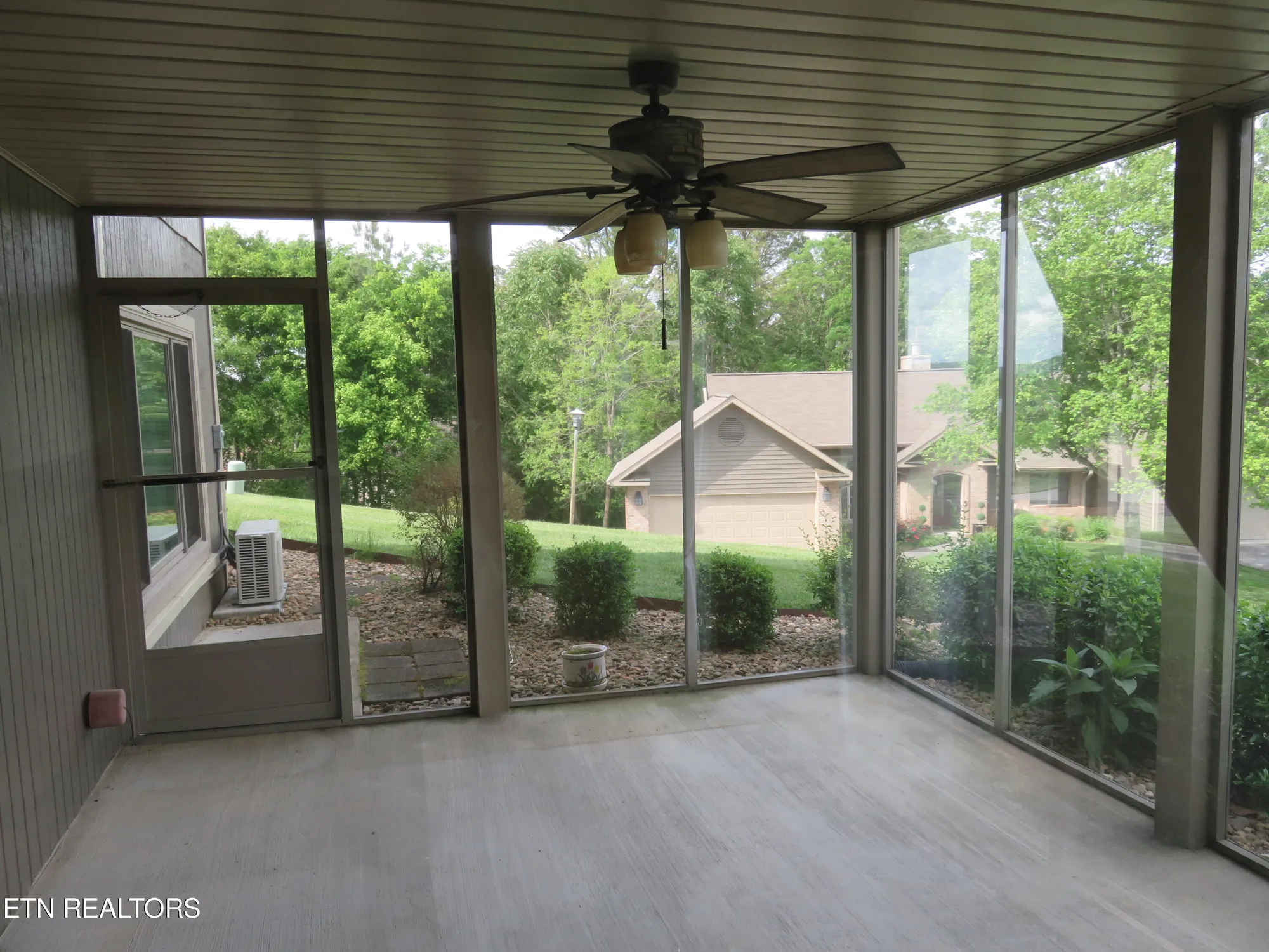 Property Slideshow image 36 of 49 | 104 chota hills trce, Loudon, TN, 37774