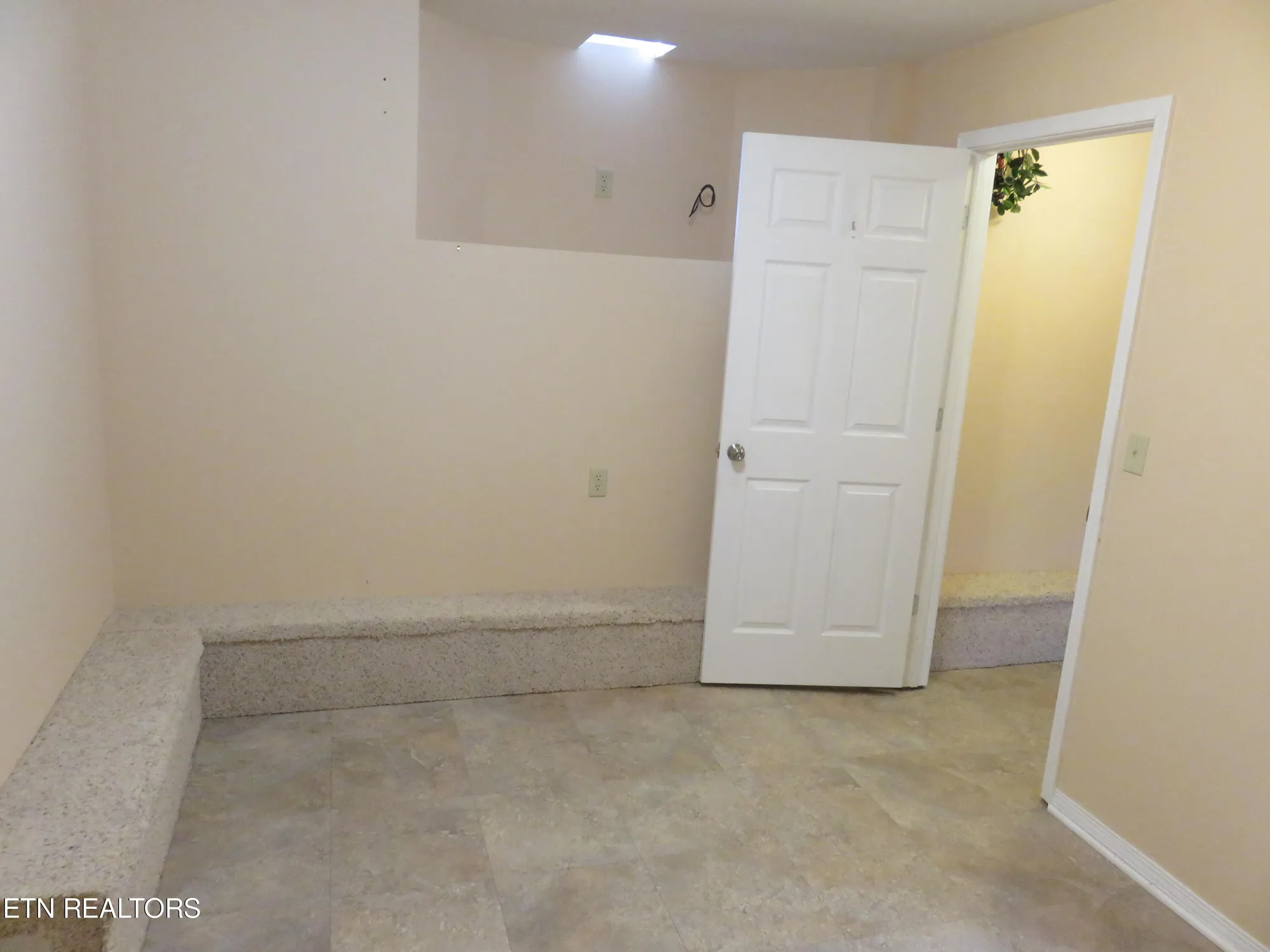 Property Slideshow image 47 of 49 | 104 chota hills trce, Loudon, TN, 37774