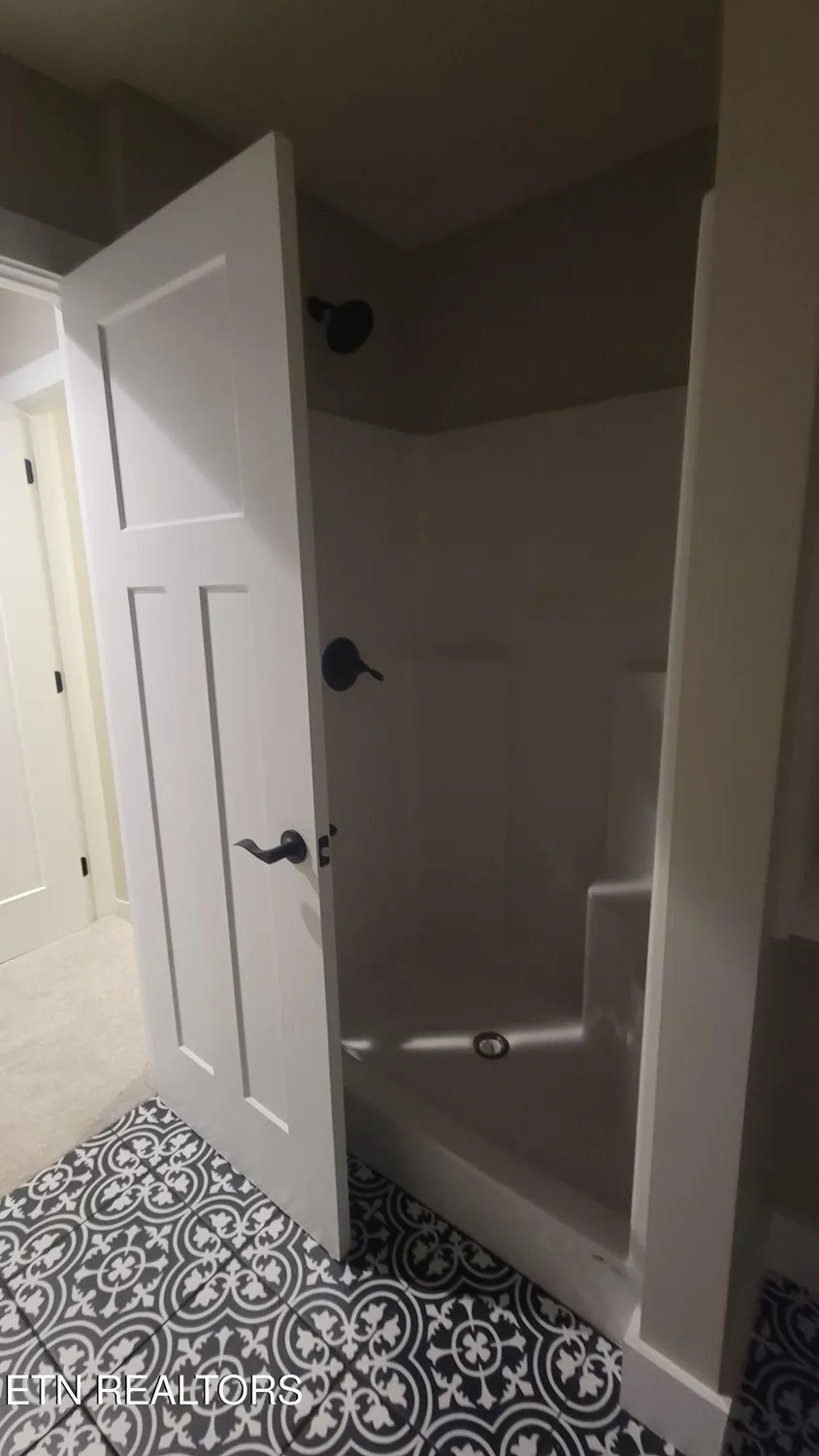 Property Slideshow image 17 of 19 | 216 chahyga cir, Loudon, TN, 37774