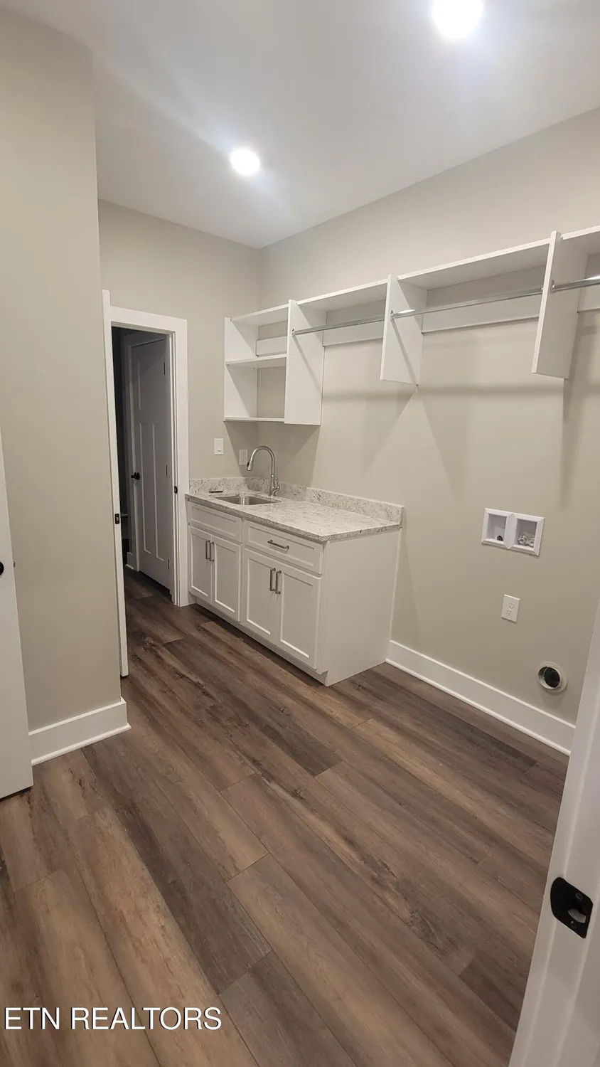 Property Slideshow image 18 of 19 | 216 chahyga cir, Loudon, TN, 37774