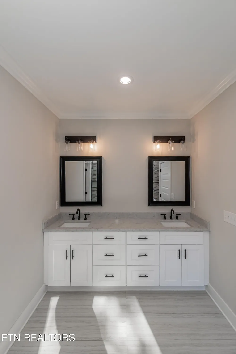 Property Slideshow image 45 of 58 | 124 nuhya way, Loudon, TN, 37774