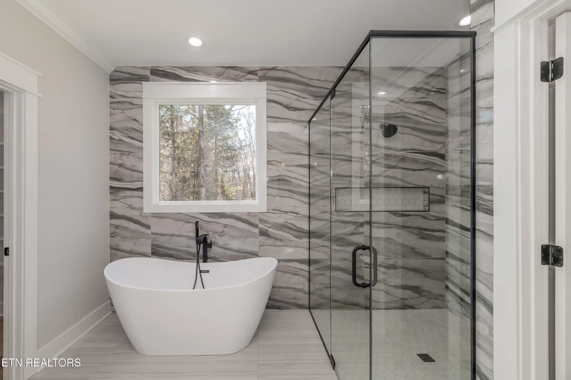 Property Slideshow image 34 of 58 | 124 nuhya way, Loudon, TN, 37774