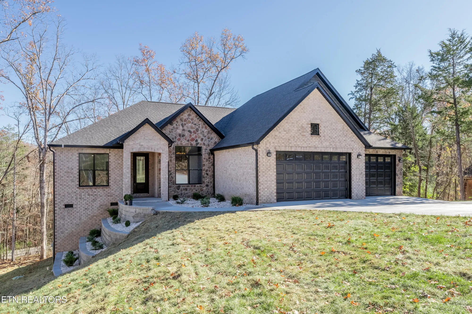 Property Slideshow image 2 of 58 | 124 nuhya way, Loudon, TN, 37774