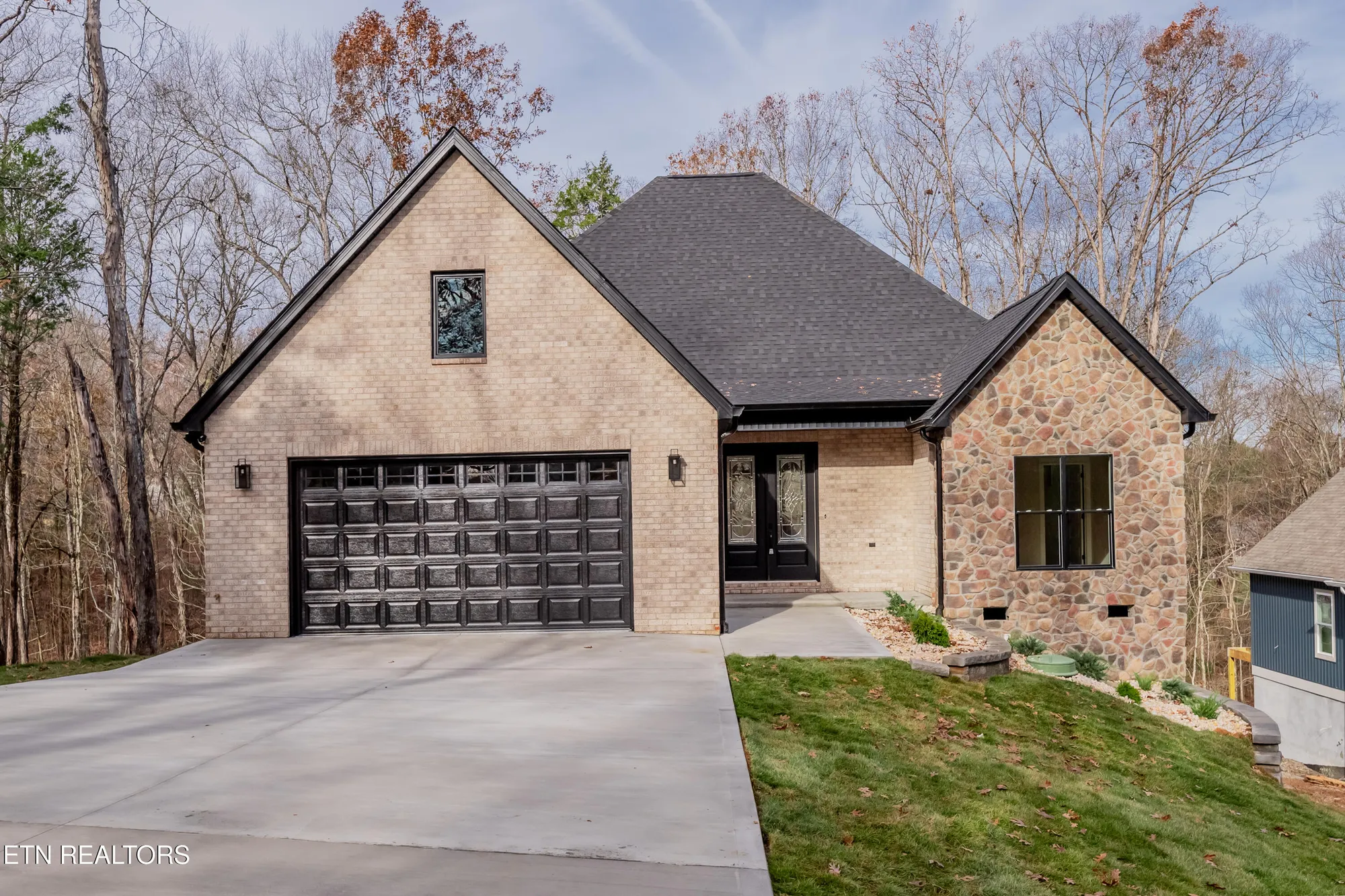 Property Slideshow image 1 of 49 | 328 nuhya ln, Loudon, TN, 37774