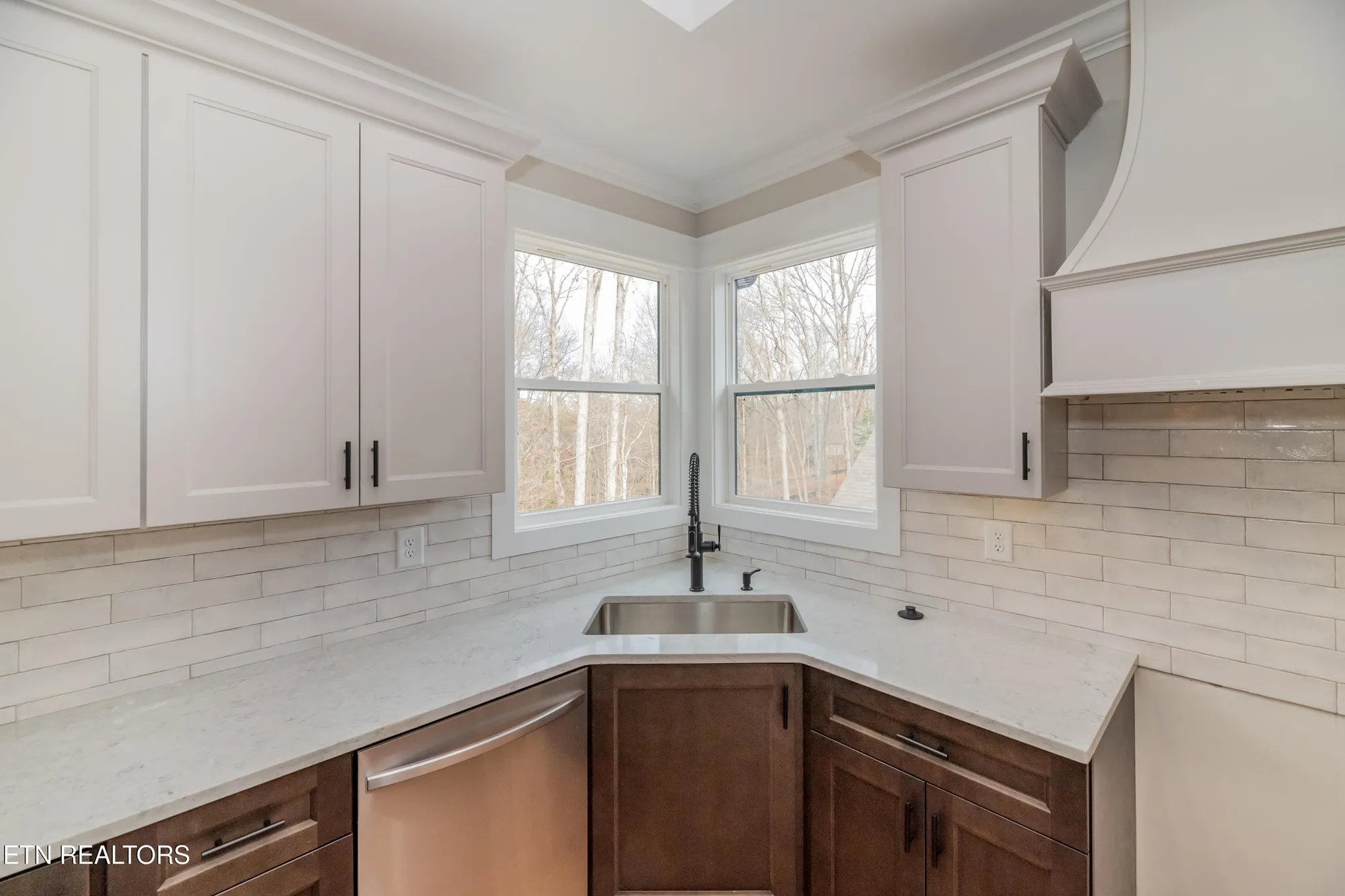 Property Slideshow image 13 of 49 | 328 nuhya ln, Loudon, TN, 37774