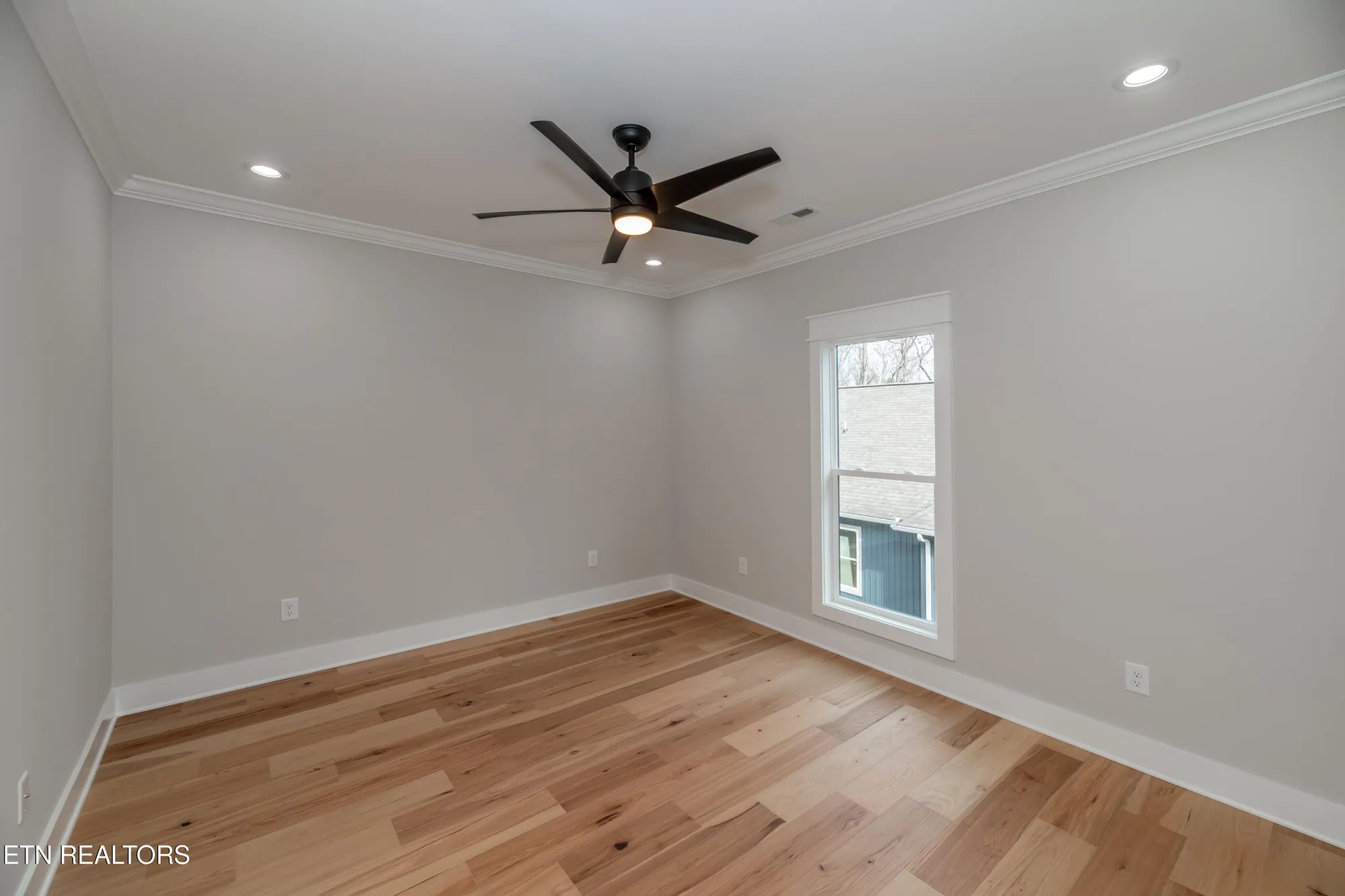 Property Slideshow image 36 of 49 | 328 nuhya ln, Loudon, TN, 37774