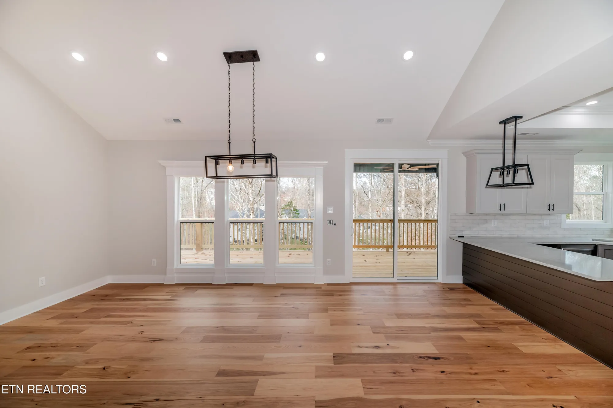 Property Slideshow image 10 of 49 | 328 nuhya ln, Loudon, TN, 37774