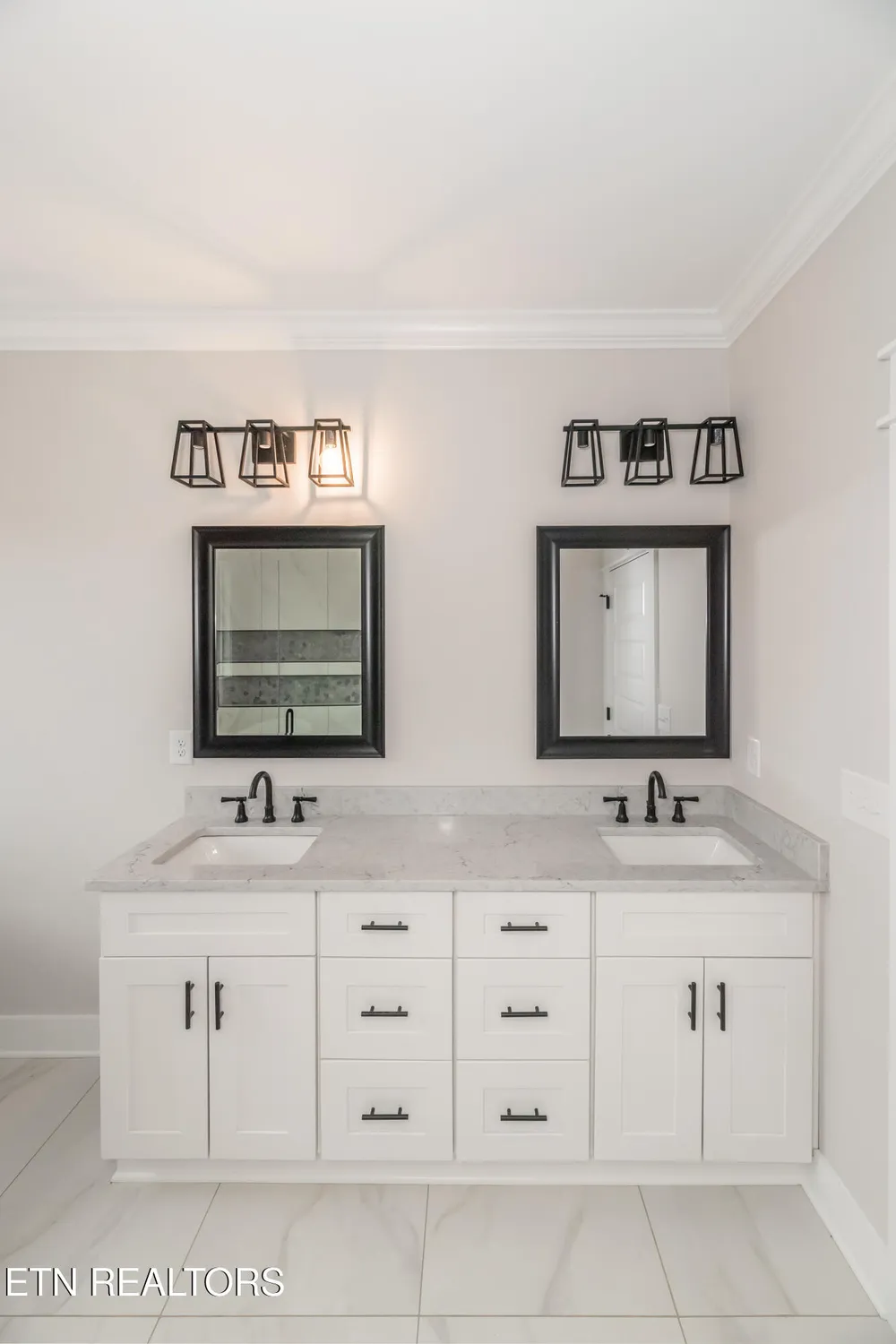 Property Slideshow image 27 of 49 | 328 nuhya ln, Loudon, TN, 37774