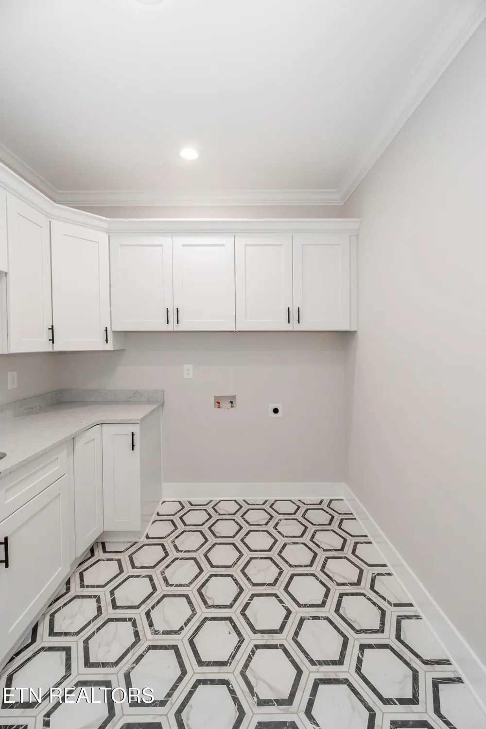Property Slideshow image 39 of 49 | 328 nuhya ln, Loudon, TN, 37774