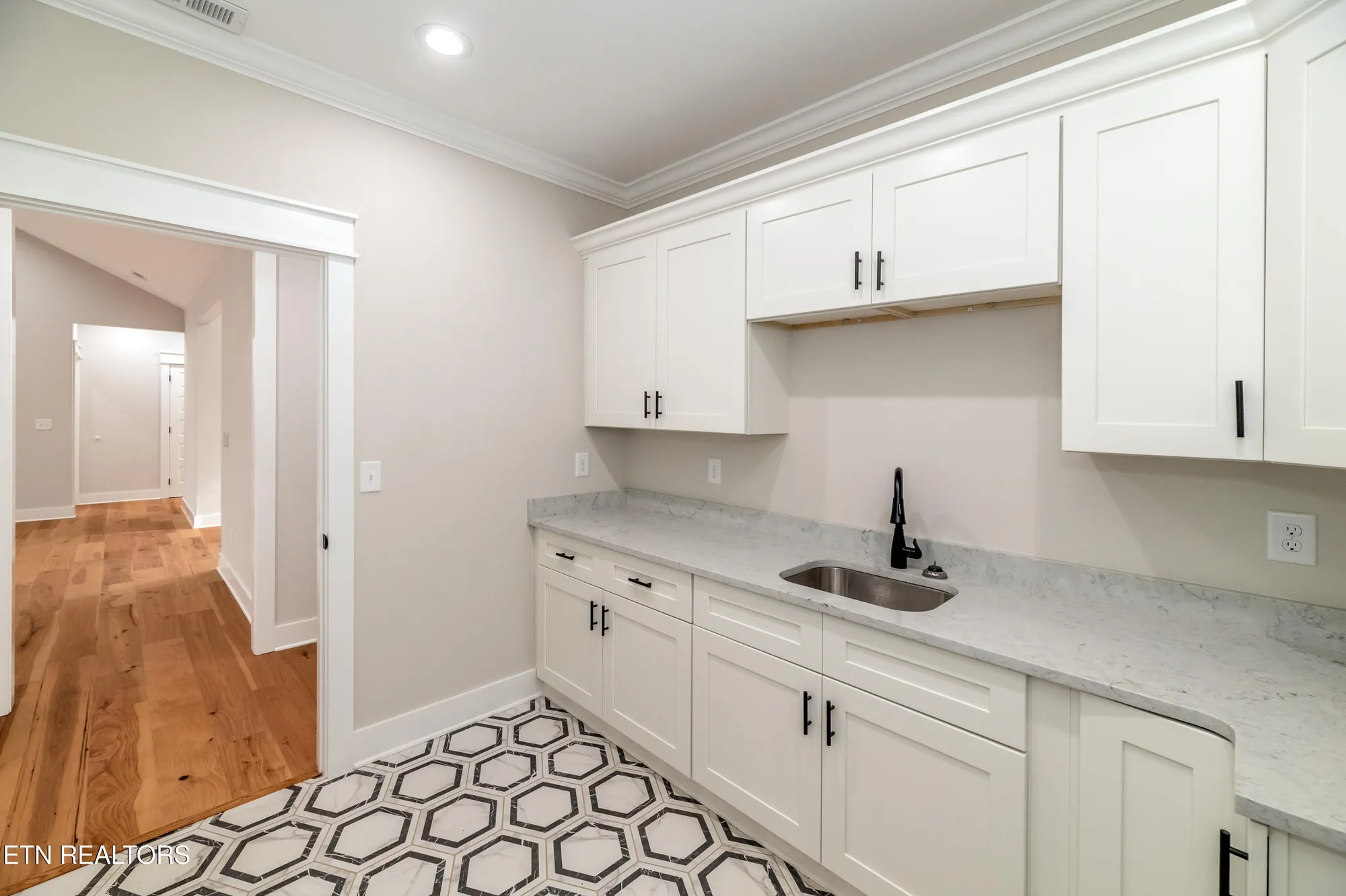 Property Slideshow image 40 of 49 | 328 nuhya ln, Loudon, TN, 37774