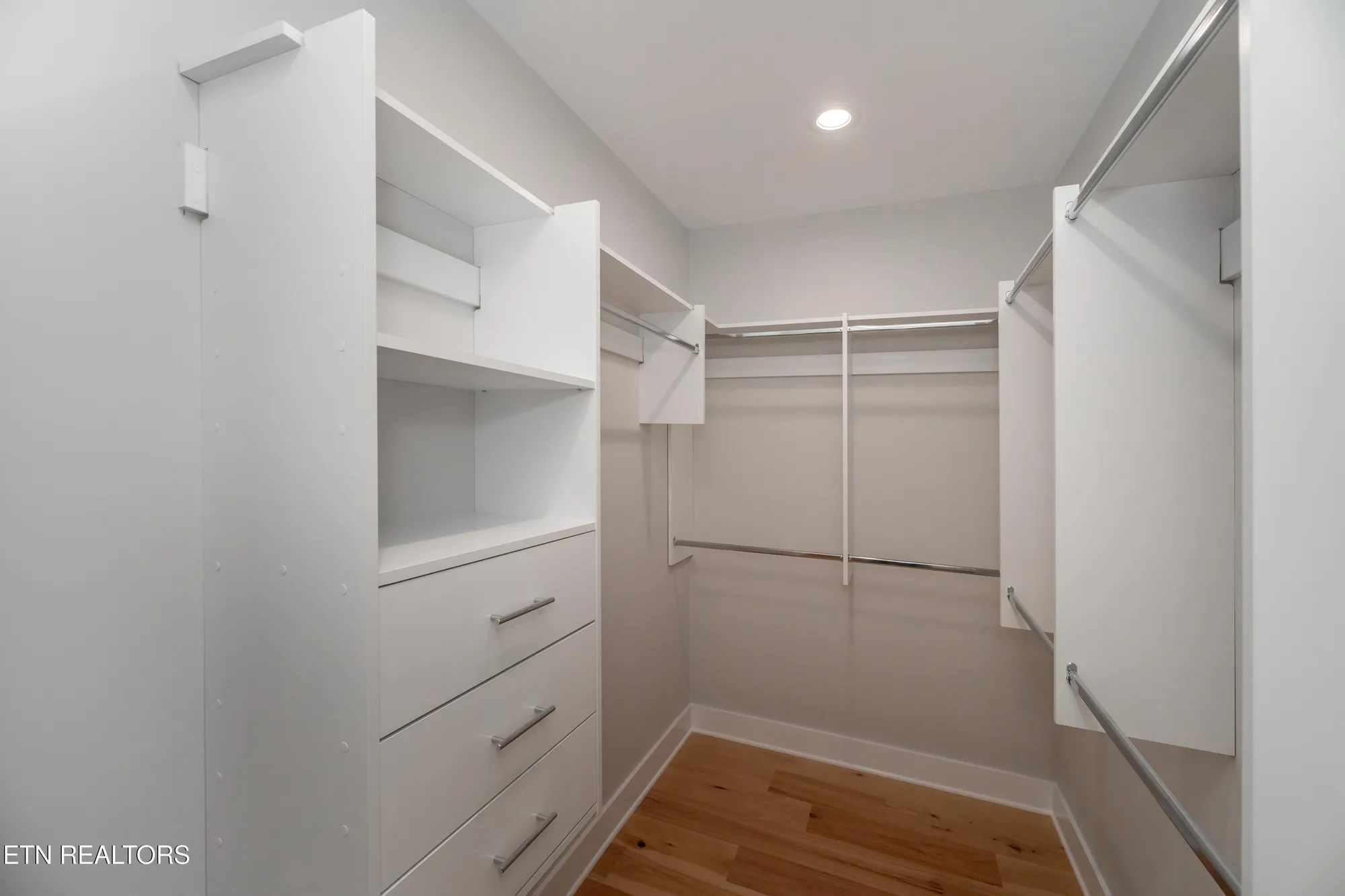 Property Slideshow image 29 of 49 | 328 nuhya ln, Loudon, TN, 37774