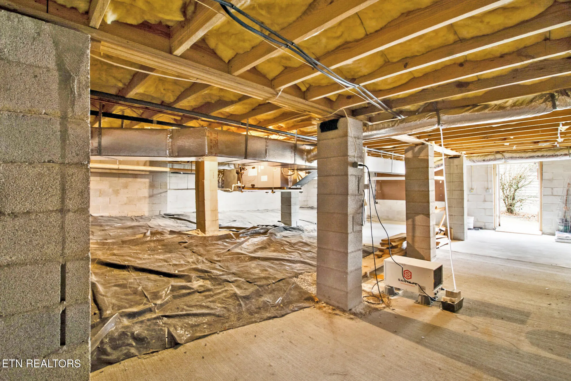 Property Slideshow image 15 of 48 | 21 amesbury ct, Crossville, TN, 38558