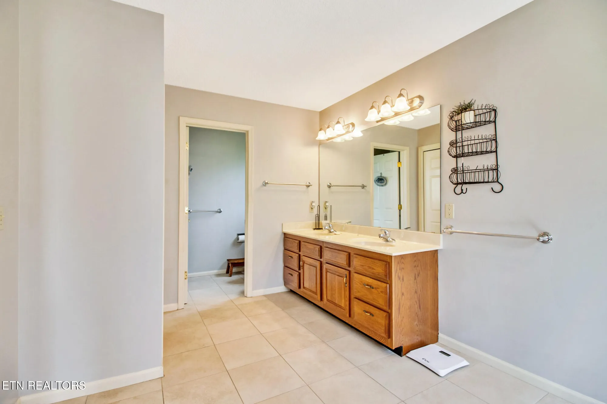 Property Slideshow image 38 of 48 | 21 amesbury ct, Crossville, TN, 38558