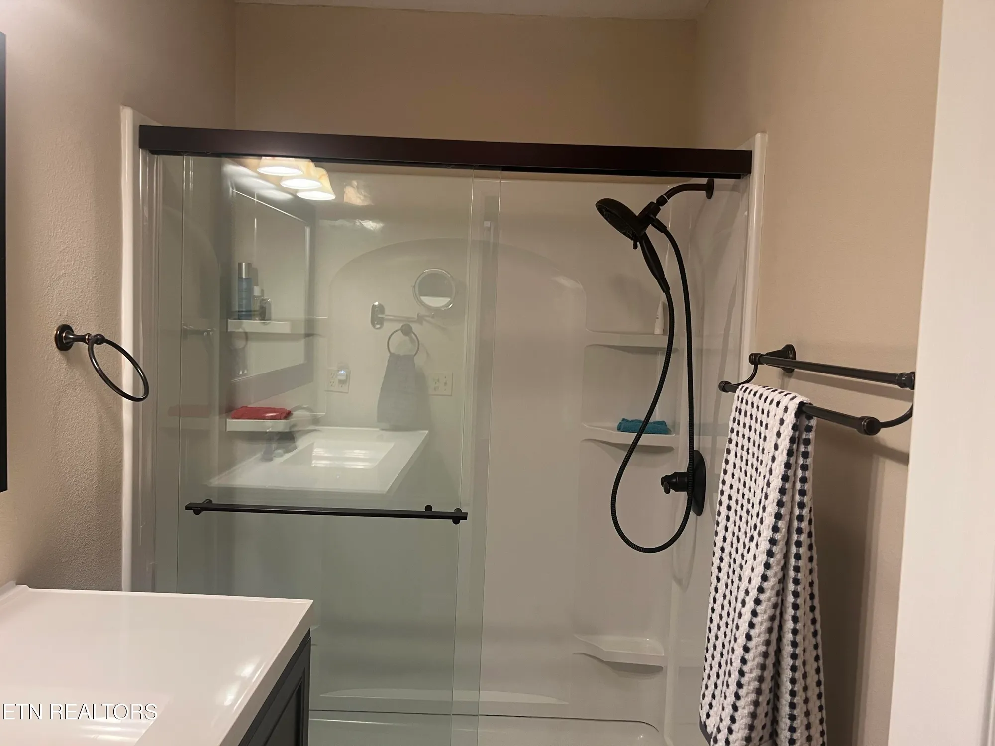 Property Slideshow image 37 of 60 | 137 lakeshire dr, Crossville, TN, 38558