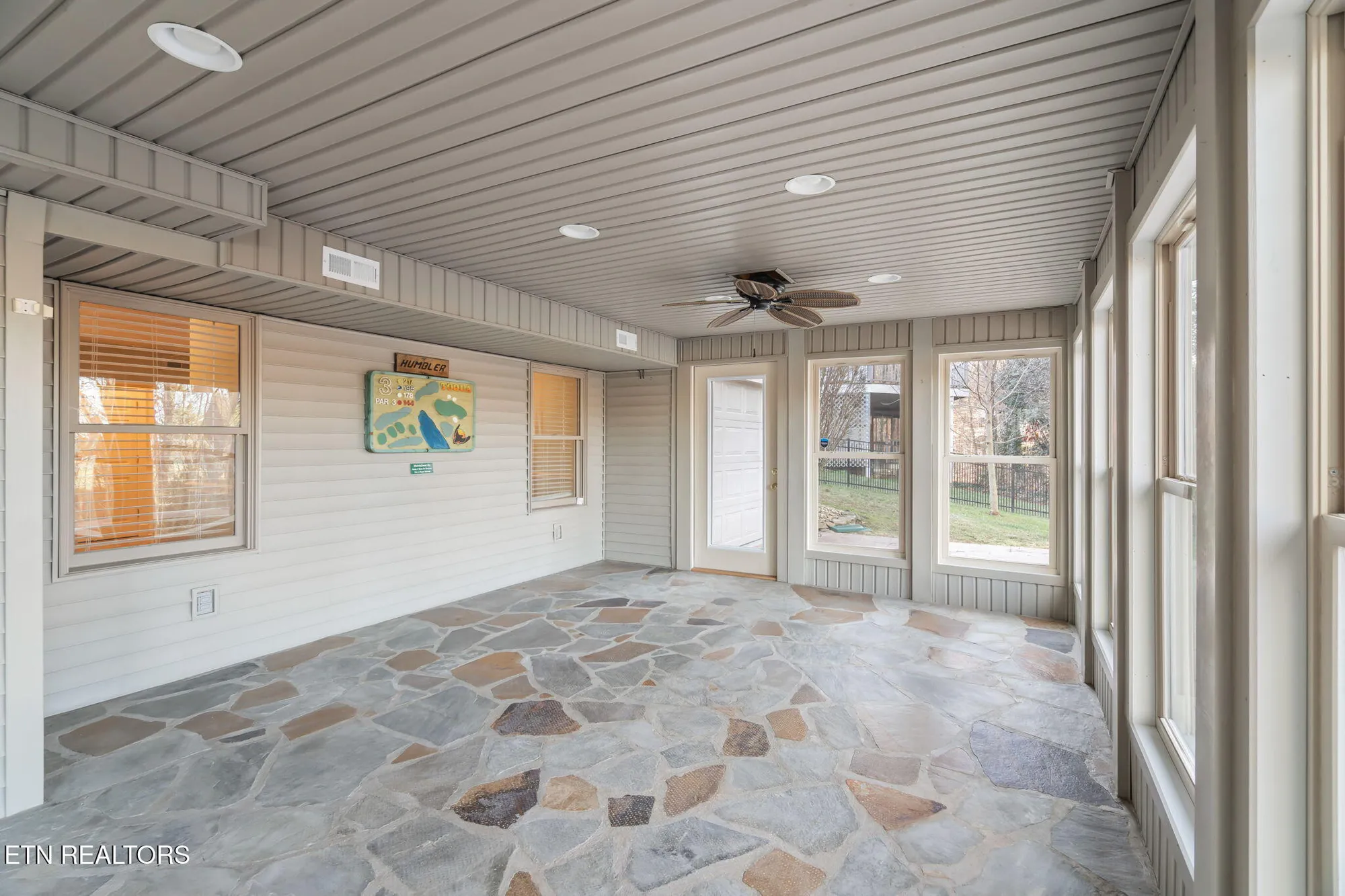 Property Slideshow image 41 of 59 | 141 inata cir, Loudon, TN, 37774